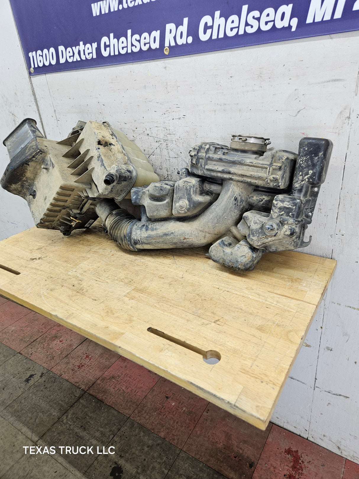 2011-2016 6.2L Air Intake Tube Duct Pipe & Air Filter Intake Box Lid & Coolant Reservoir OEM BC34-9F765-AA Ford Super Duty F250 F350 F450 F550