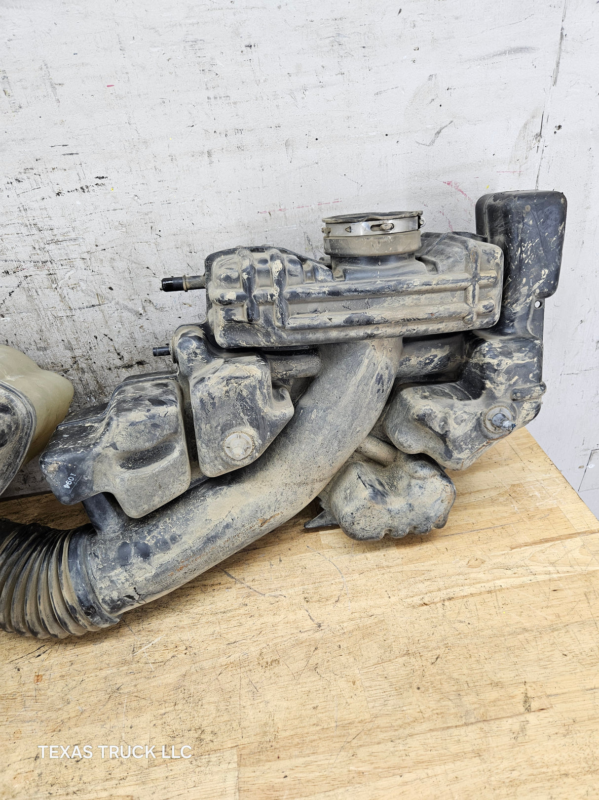 2011-2016 6.2L Air Intake Tube Duct Pipe & Air Filter Intake Box Lid & Coolant Reservoir OEM BC34-9F765-AA Ford Super Duty F250 F350 F450 F550