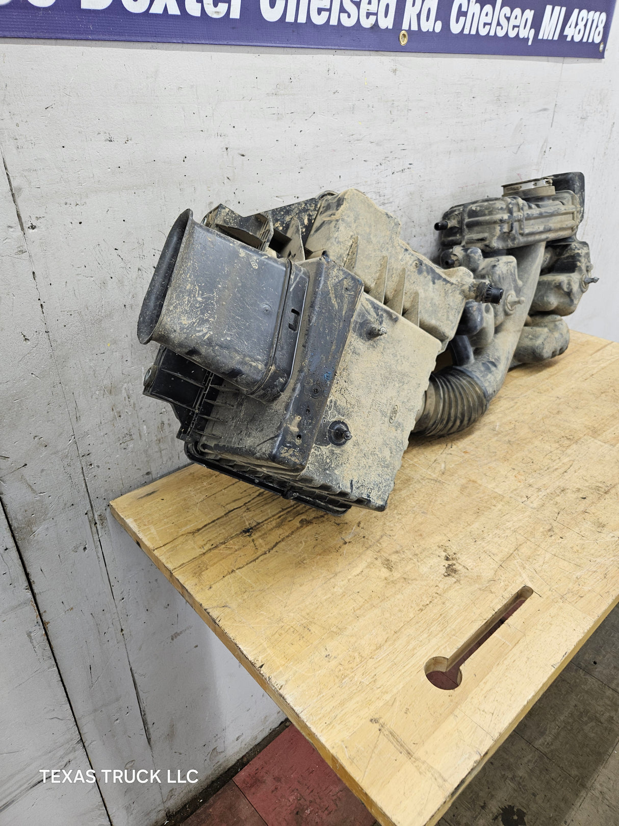 2011-2016 6.2L Air Intake Tube Duct Pipe & Air Filter Intake Box Lid & Coolant Reservoir OEM BC34-9F765-AA Ford Super Duty F250 F350 F450 F550