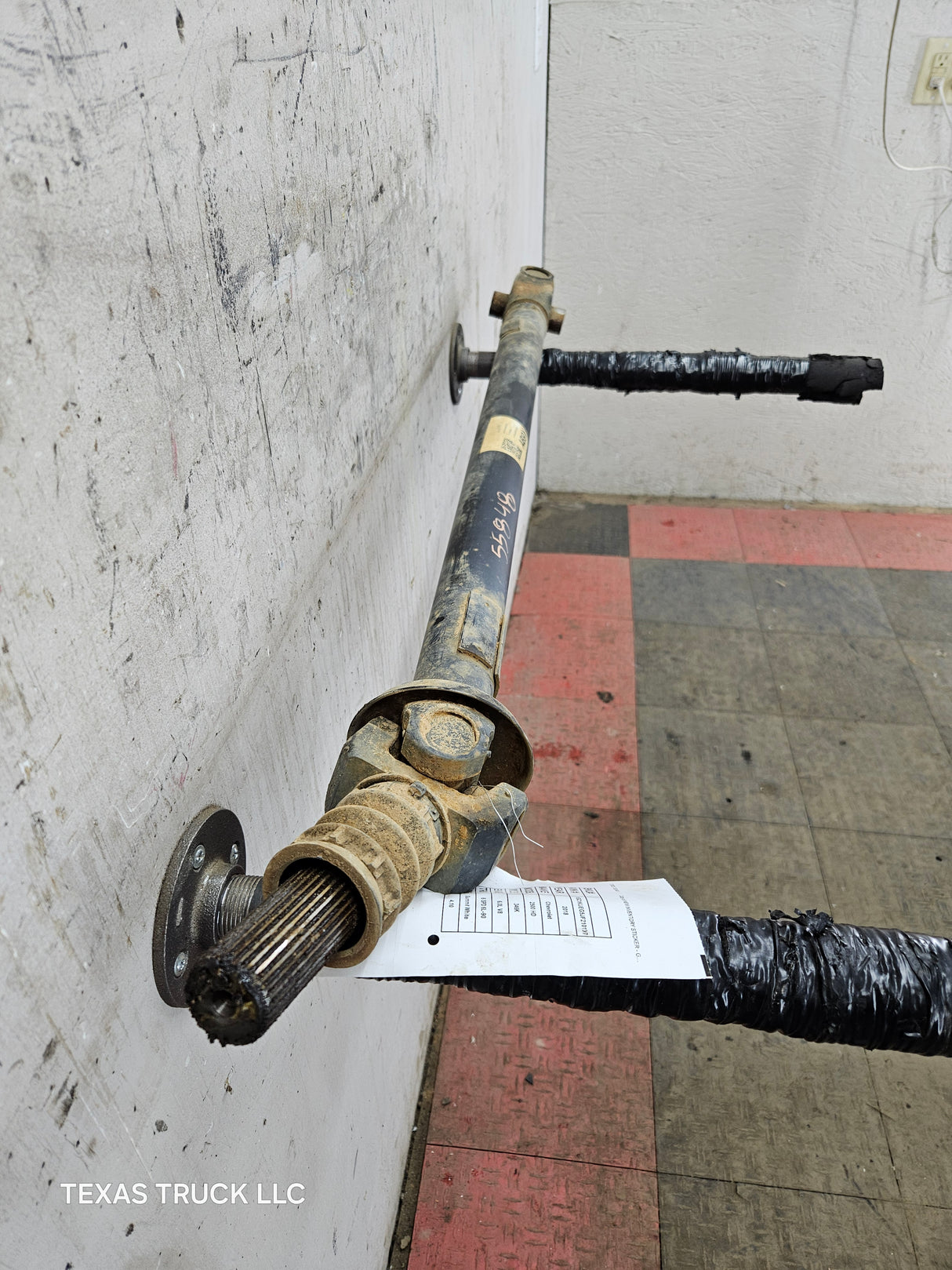 2018-2019 Chevrolet Silverado / GMC Sierra 2500HD Front Driveshaft