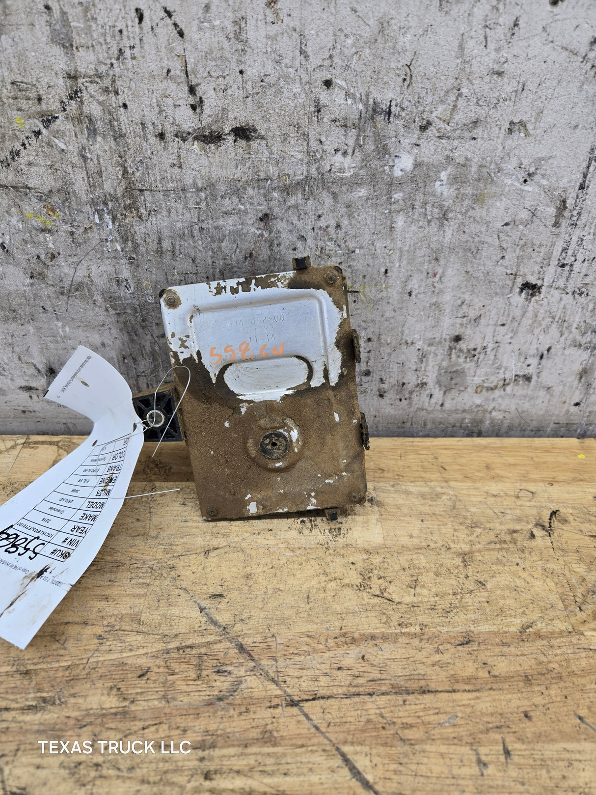 2017-2019 Chevrolet Silverado / GMC Sierra 2500 3500 Fuel Pump Power Control Module 84082495