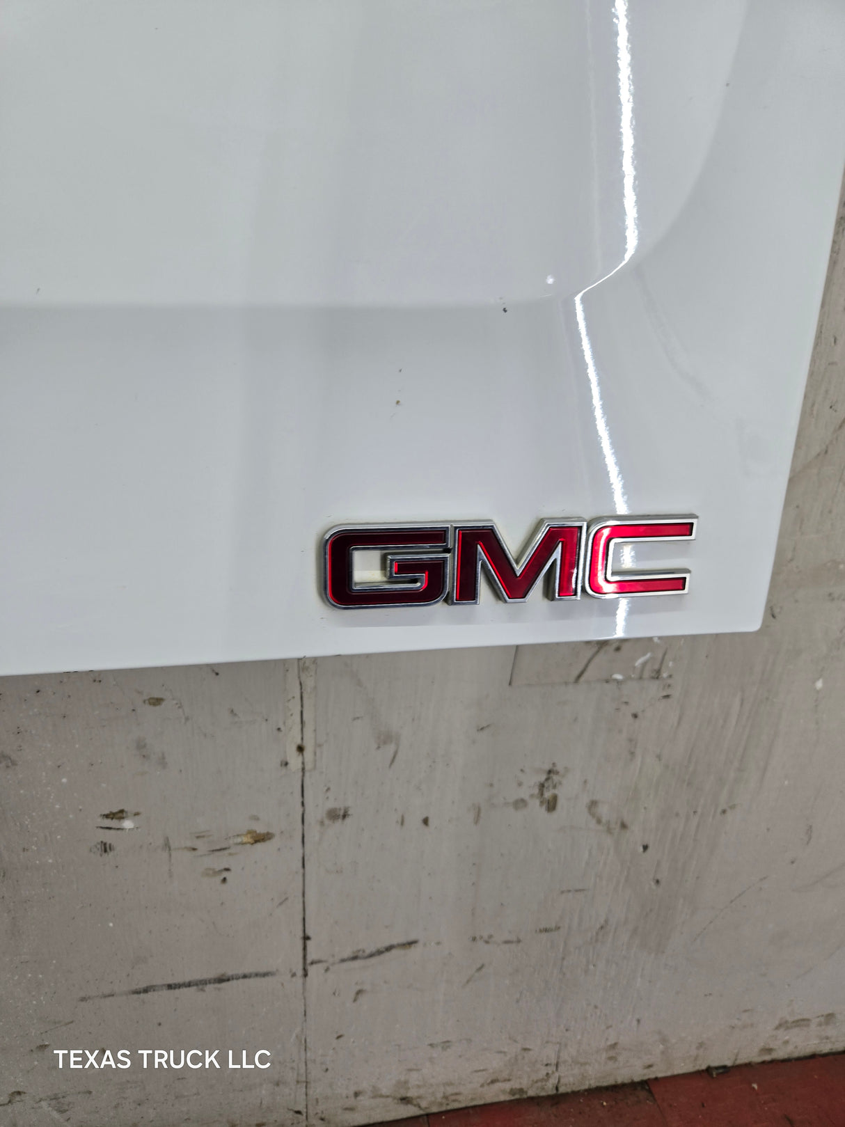 2007-2013 Chevrolet Silverado / GMC Sierra 1500 2500 3500 HD Tailgate - White