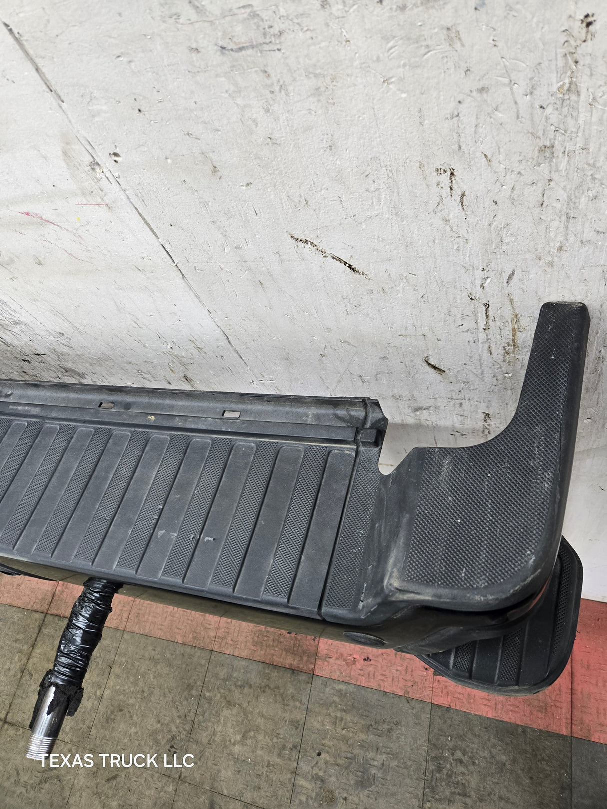2023-2026 Ford Super Duty Rear Bumper With Sensor Holes F250 F350 F450 F550 - Black