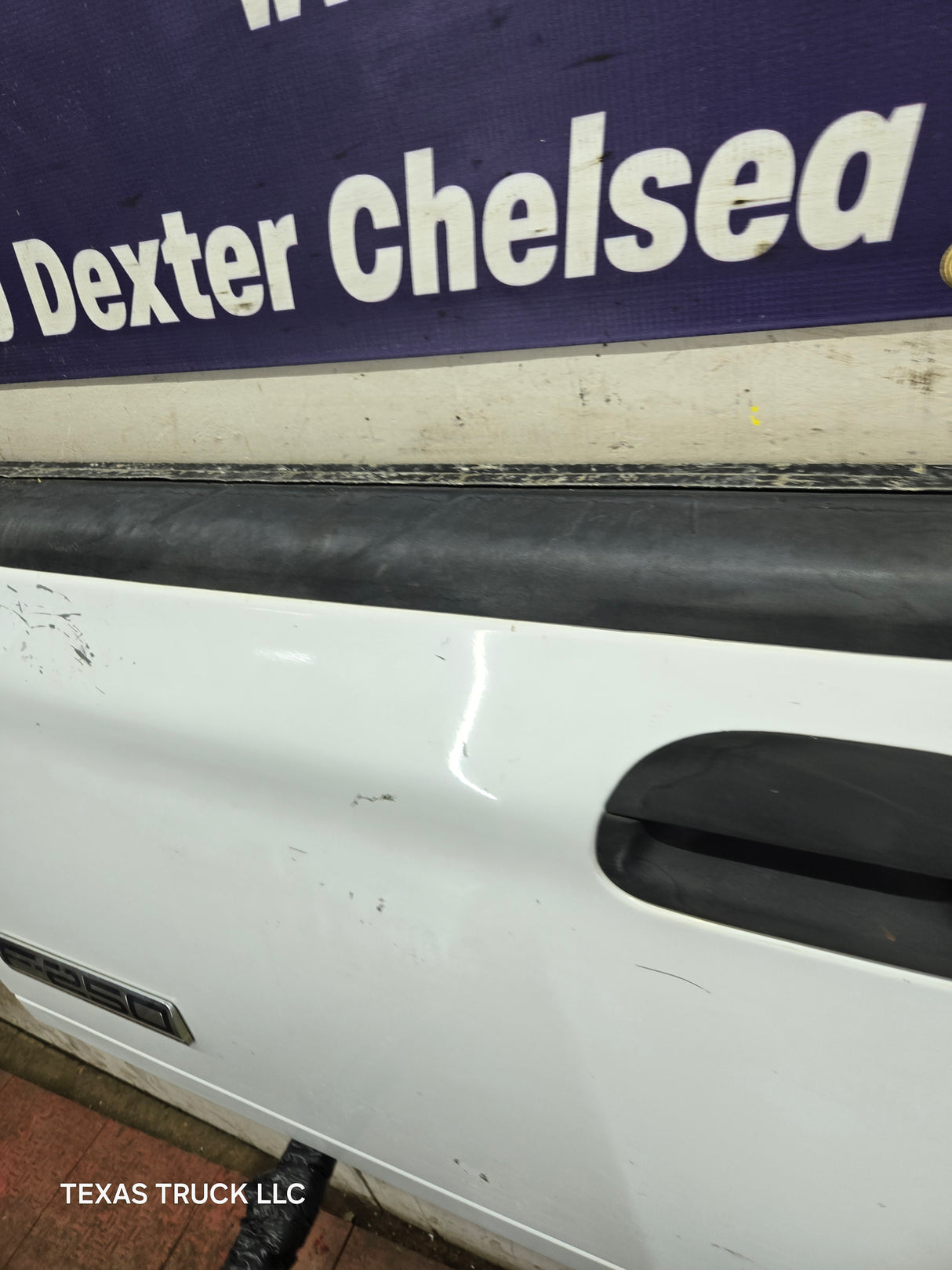 1997-2003 F150 / 1999-2007 Ford Super Duty Tailgate F250 F350 F450 F550 - Oxford White