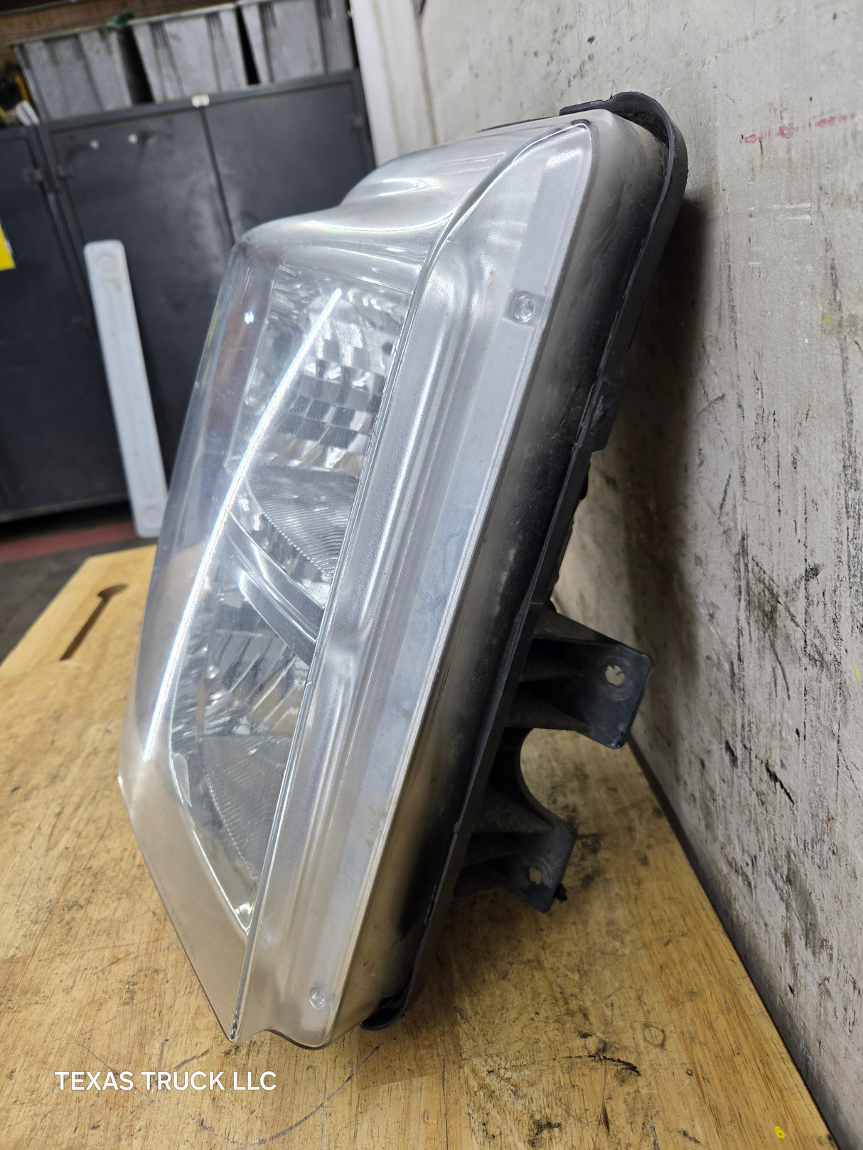 2011-2016 Ford Super Duty F250 F350 F450 F550 RH Passenger Side Headlight 6.7L Power Stroke 6.2L BC34-13005-A