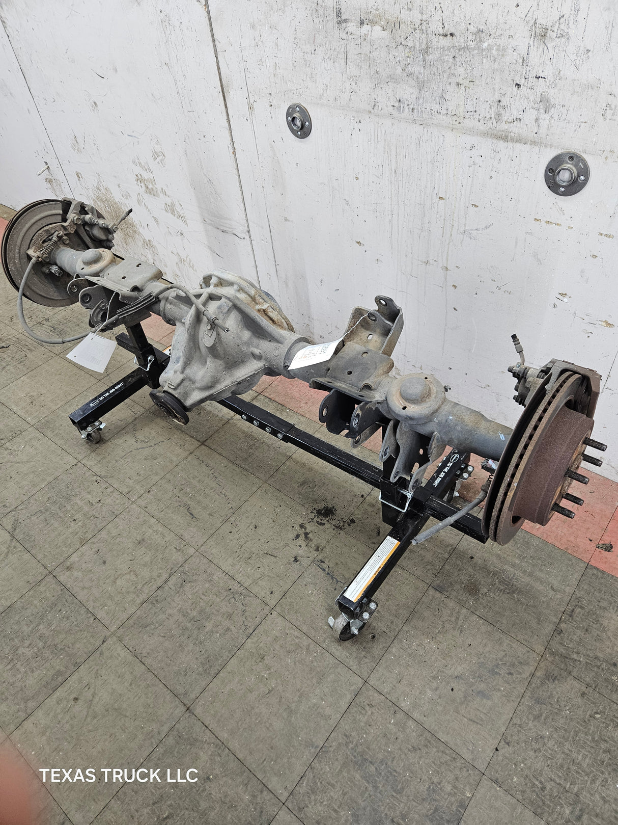 2009-2010 Dodge Ram 1500 3.55 9.25" Ratio OEM Rear Axle Rear End 4th Gen 4x4