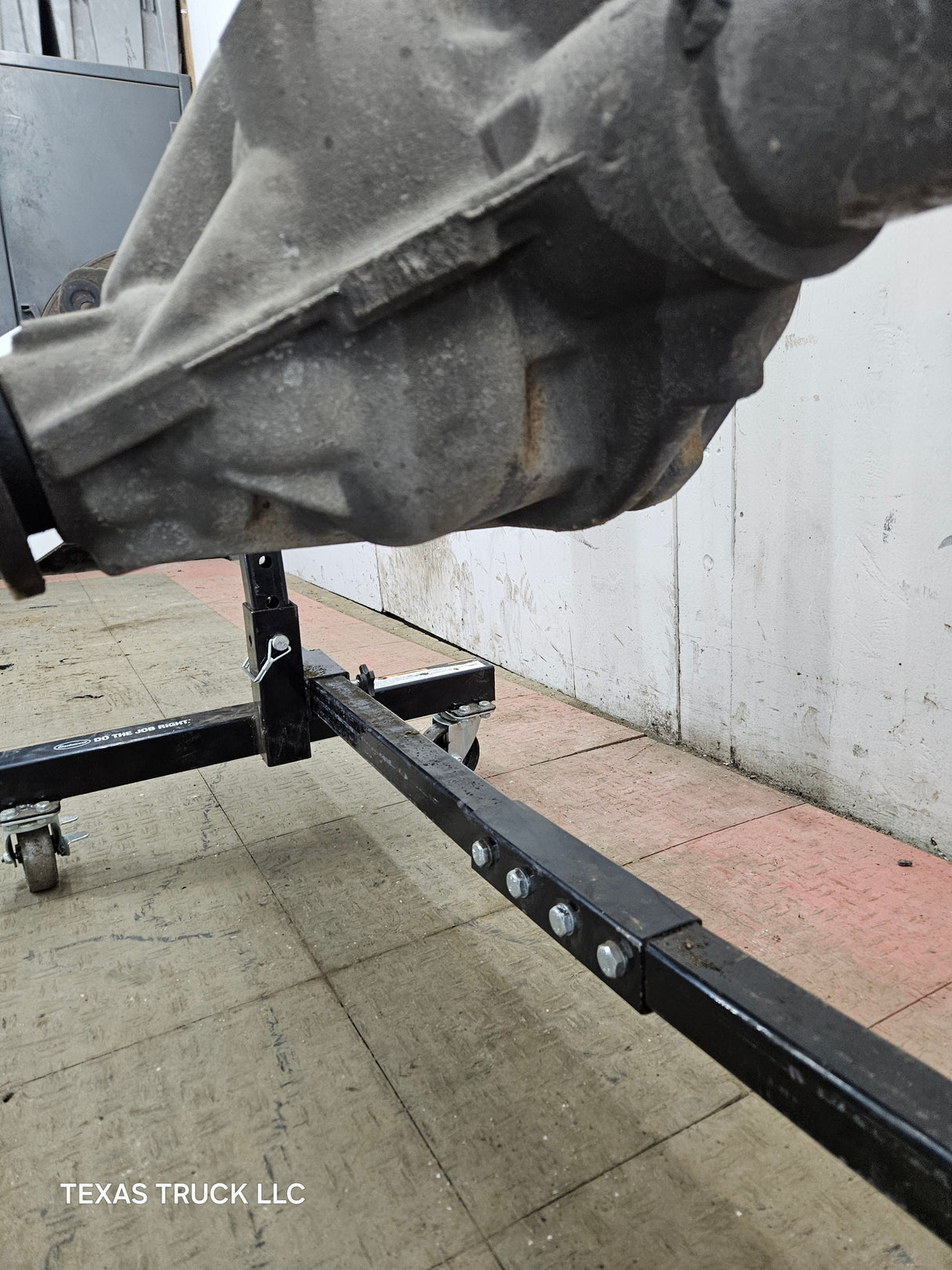 2009-2010 Dodge Ram 1500 3.55 9.25" Ratio OEM Rear Axle Rear End 4th Gen 4x4