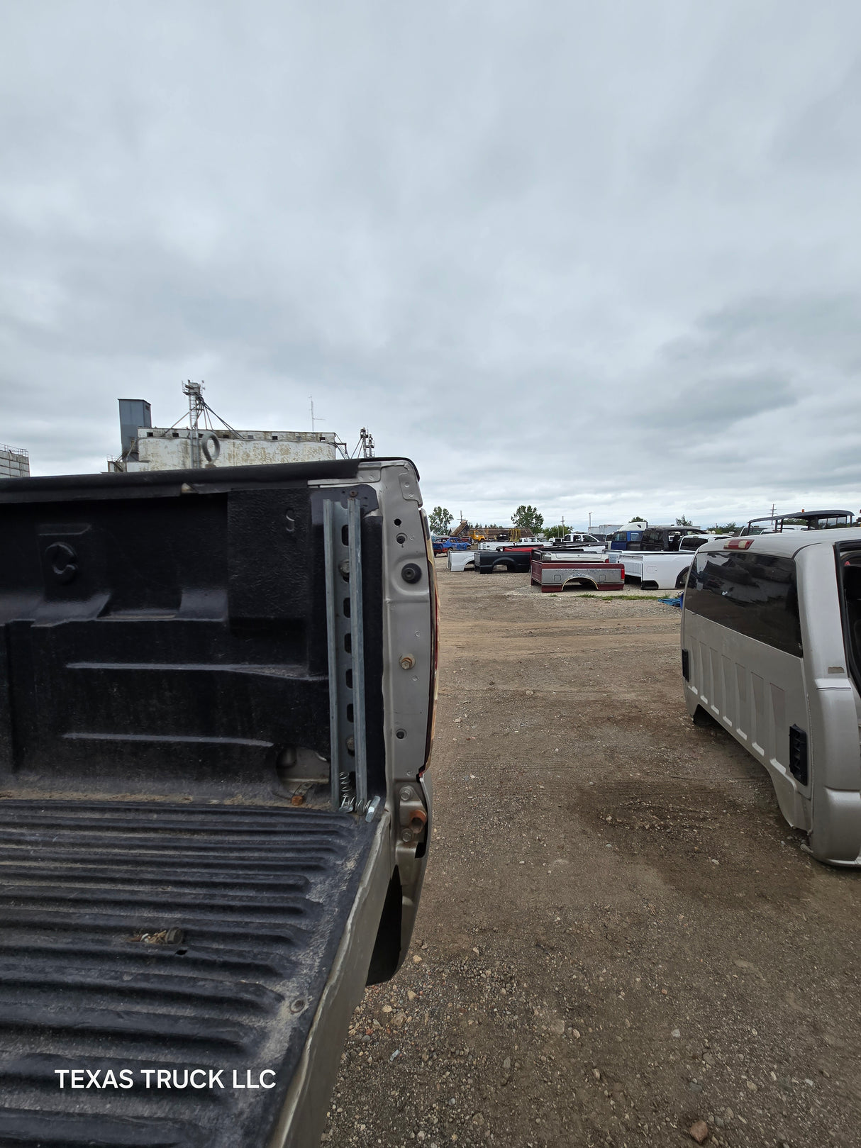 1999-2007 Chevrolet Silverado / GMC Sierra 1500 2500 3500 HD 8' Long Bed Truck Bed - Pewter/Tan