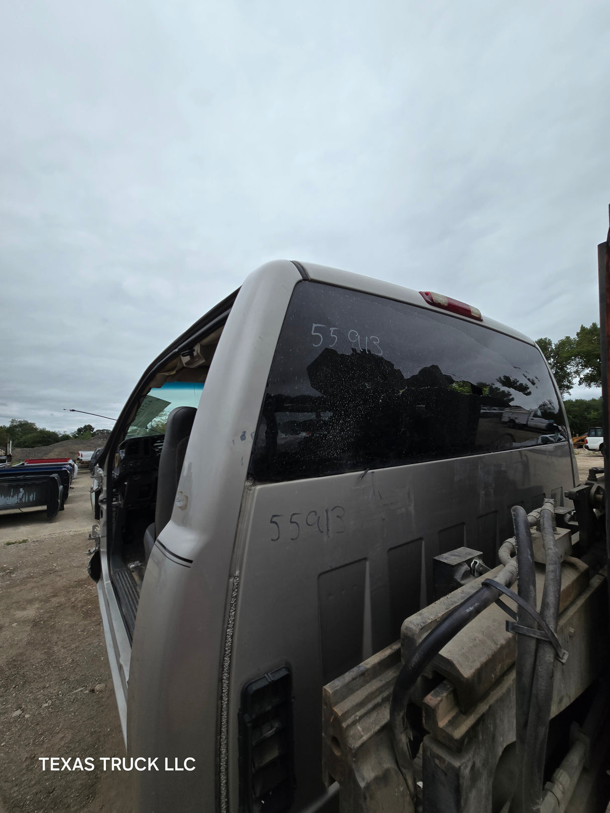 1999-2007 Chevrolet Silverado / GMC Sierra 1500 2500 HD 3500HD Extended Cab Body - Pewter/Tan