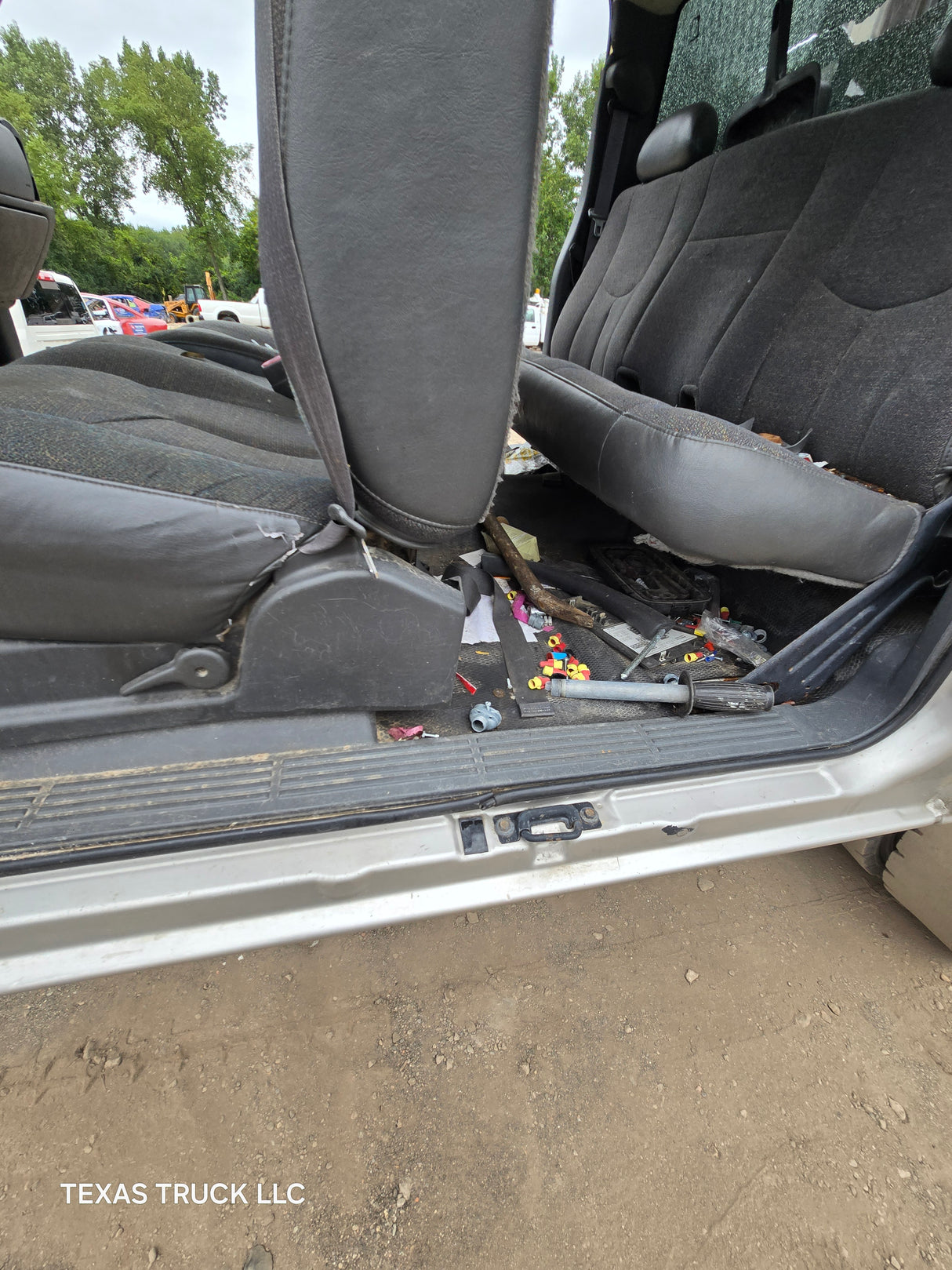 1999-2007 Chevrolet Silverado / GMC Sierra 1500 2500 HD 3500HD Extended Cab Body - Pewter/Tan