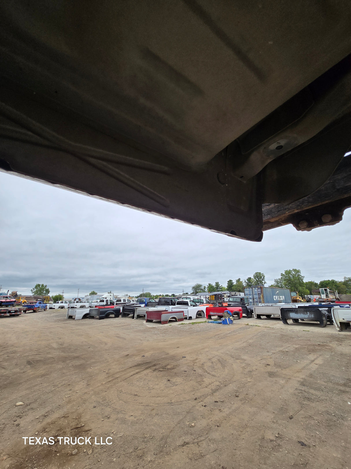 1999-2007 Chevrolet Silverado / GMC Sierra 1500 2500 HD 3500HD Extended Cab Body - Pewter/Tan