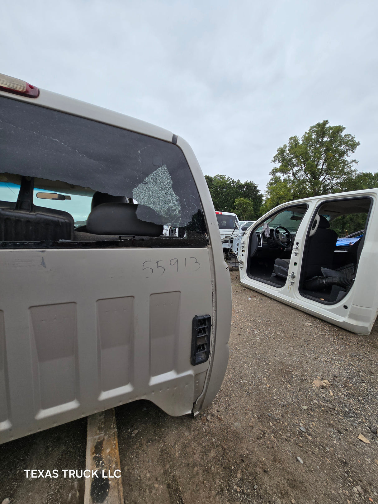 1999-2007 Chevrolet Silverado / GMC Sierra 1500 2500 HD 3500HD Extended Cab Body - Pewter/Tan