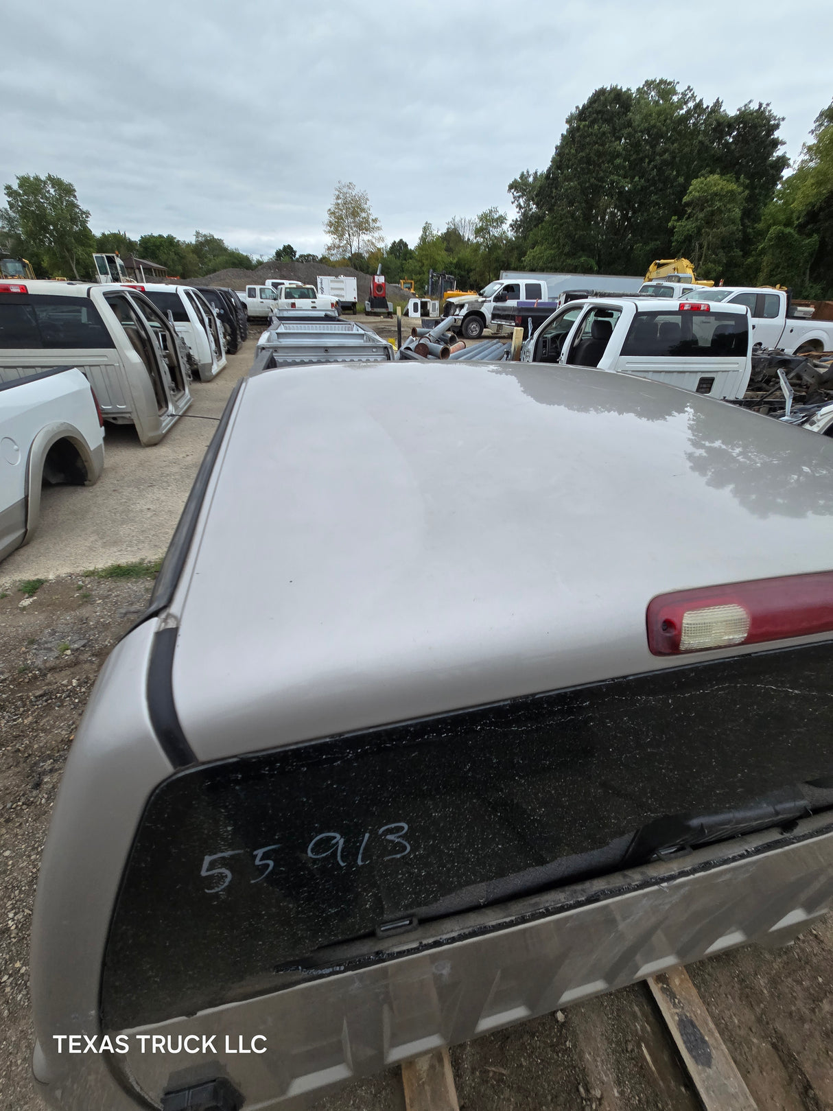 1999-2007 Chevrolet Silverado / GMC Sierra 1500 2500 HD 3500HD Extended Cab Body - Pewter/Tan