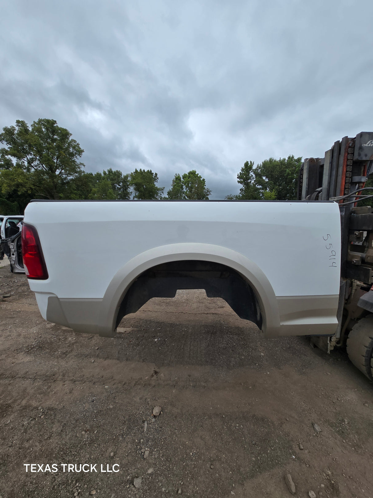 2009-2018 Dodge Ram 4th Gen 1500 2500 3500 6' 4" Short Truck Bed - Bright White Clear Coat & Pebble Beige/Bark Brown