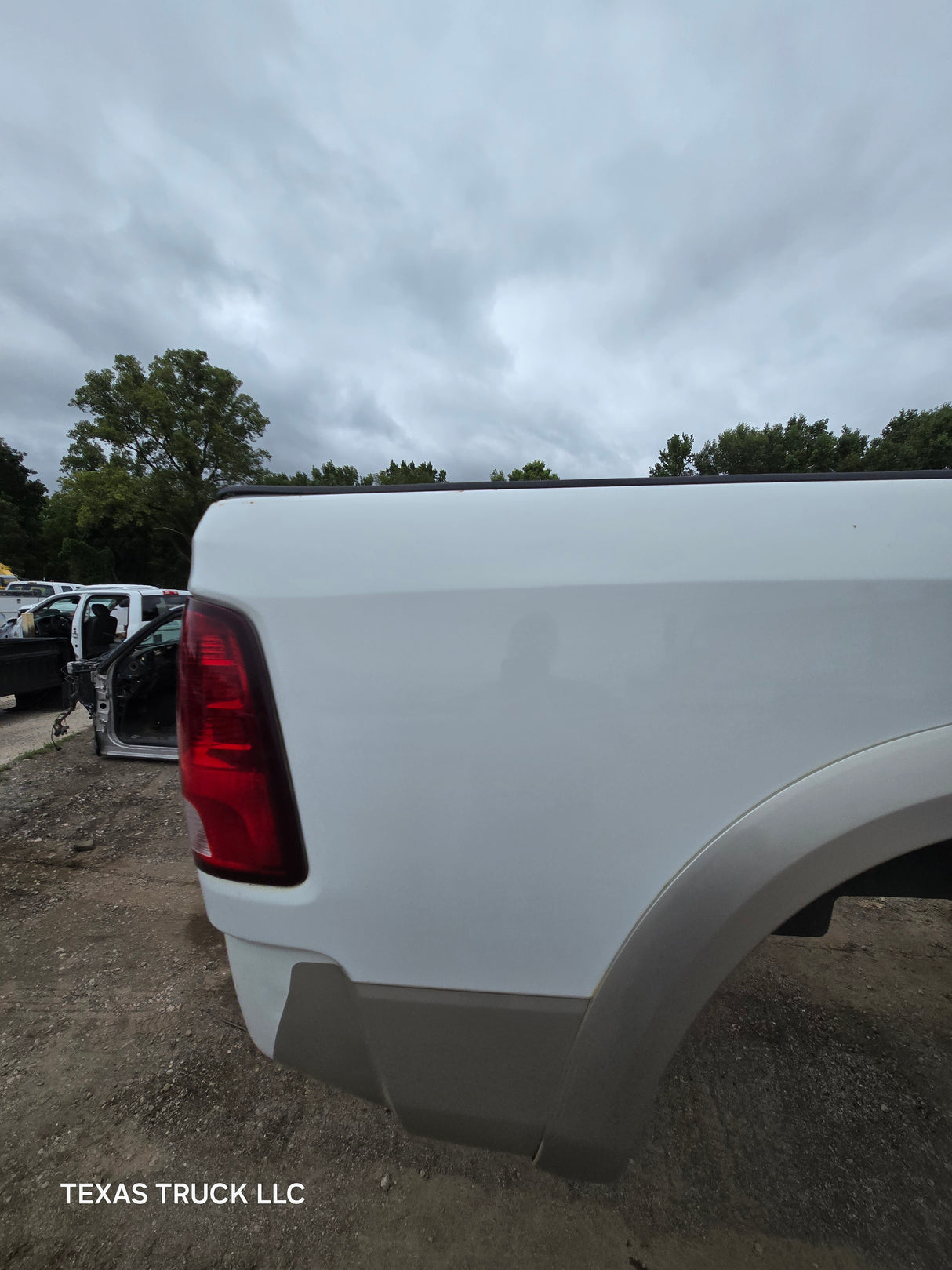 2009-2018 Dodge Ram 4th Gen 1500 2500 3500 6' 4" Short Truck Bed - Bright White Clear Coat & Pebble Beige/Bark Brown