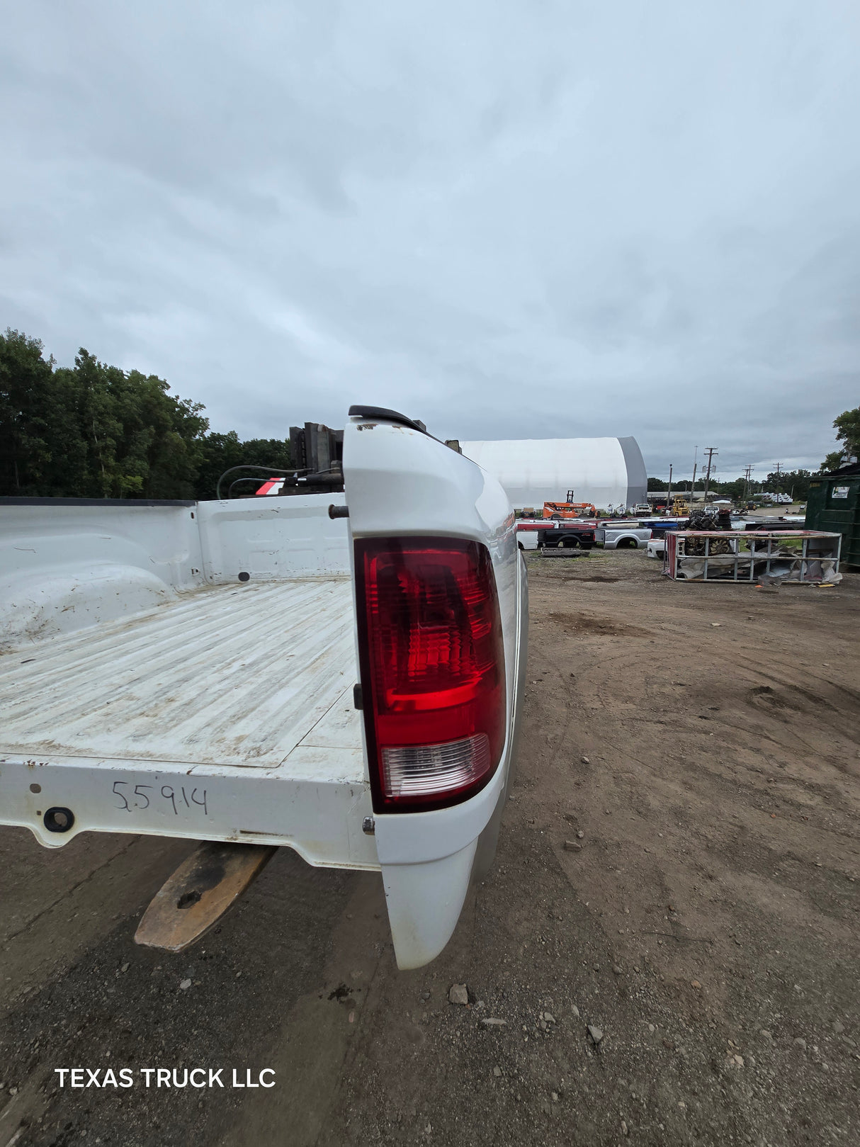 2009-2018 Dodge Ram 4th Gen 1500 2500 3500 6' 4" Short Truck Bed - Bright White Clear Coat & Pebble Beige/Bark Brown