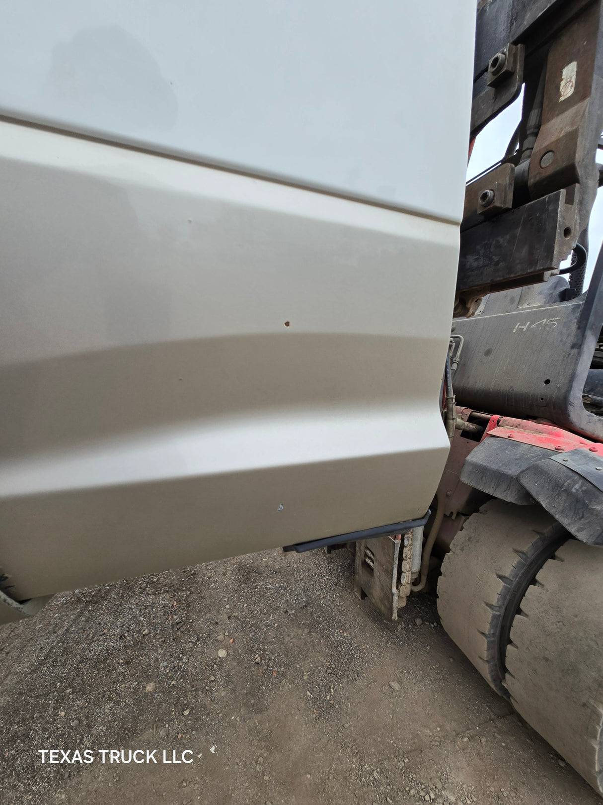 2009-2018 Dodge Ram 4th Gen 1500 2500 3500 6' 4" Short Truck Bed - Bright White Clear Coat & Pebble Beige/Bark Brown