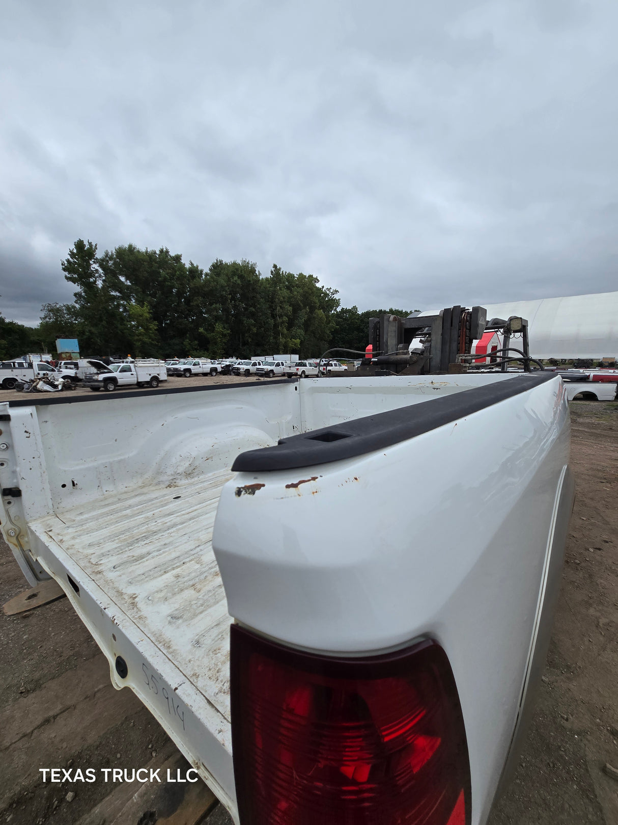 2009-2018 Dodge Ram 4th Gen 1500 2500 3500 6' 4" Short Truck Bed - Bright White Clear Coat & Pebble Beige/Bark Brown