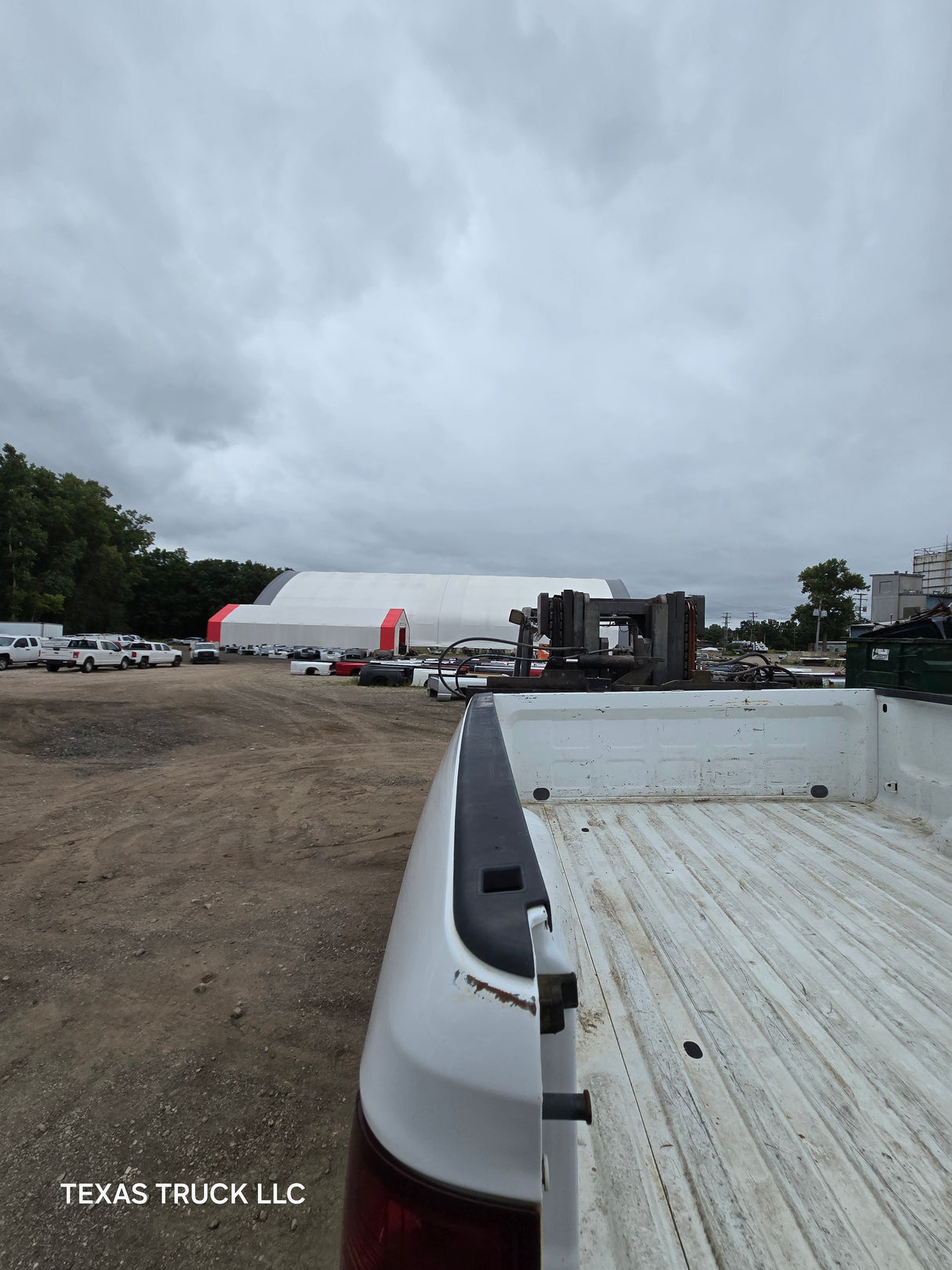 2009-2018 Dodge Ram 4th Gen 1500 2500 3500 6' 4" Short Truck Bed - Bright White Clear Coat & Pebble Beige/Bark Brown