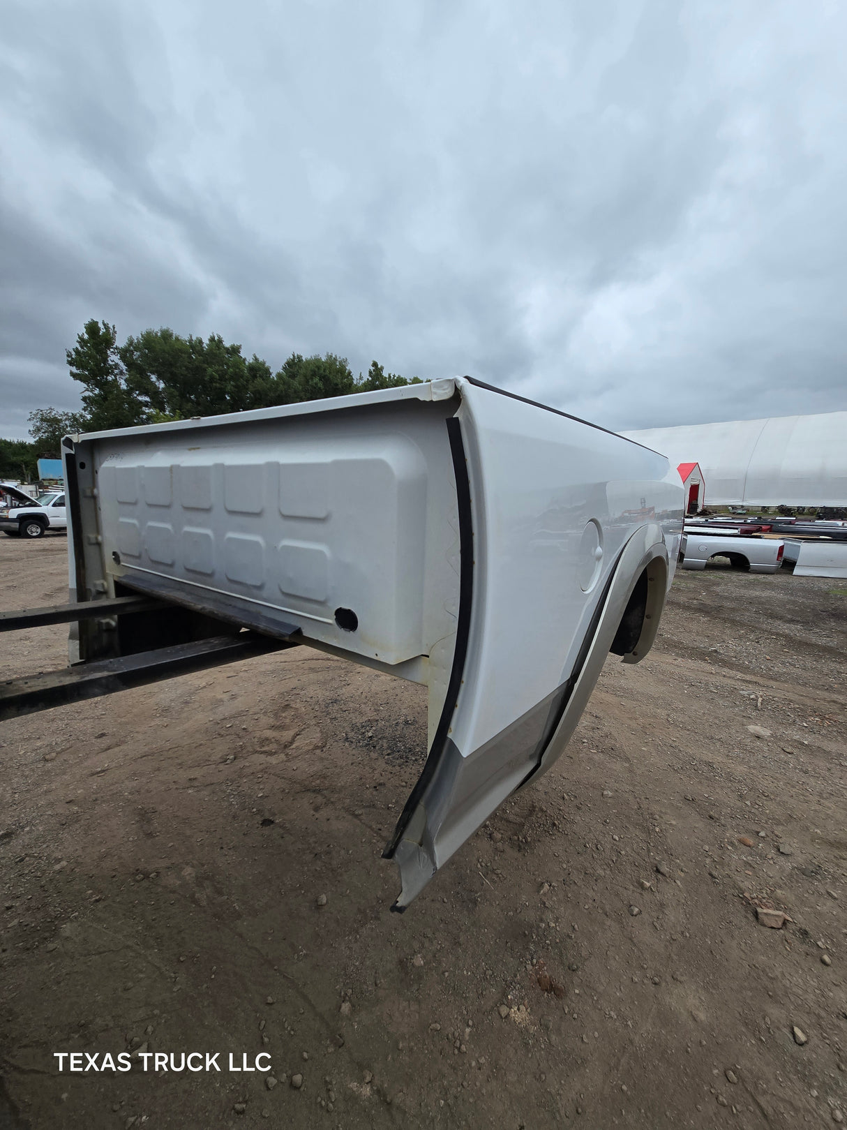 2009-2018 Dodge Ram 4th Gen 1500 2500 3500 6' 4" Short Truck Bed - Bright White Clear Coat & Pebble Beige/Bark Brown
