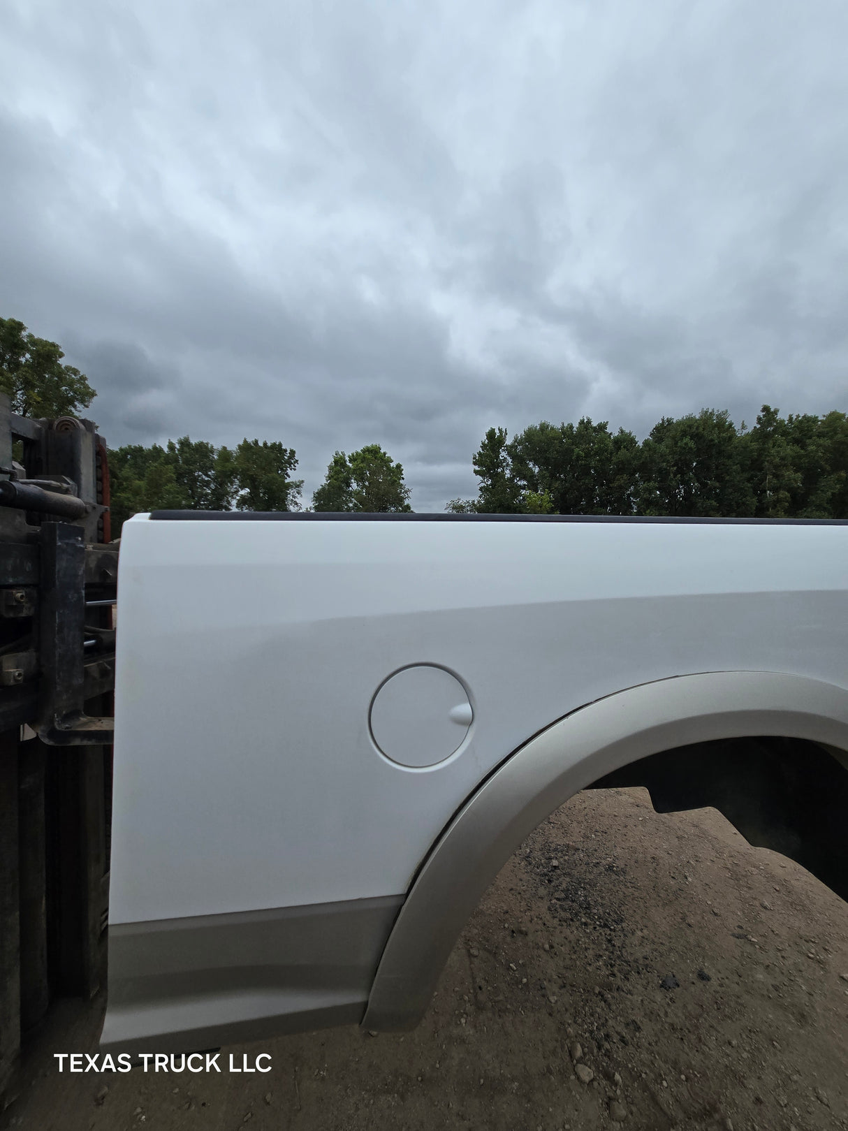 2009-2018 Dodge Ram 4th Gen 1500 2500 3500 6' 4" Short Truck Bed - Bright White Clear Coat & Pebble Beige/Bark Brown