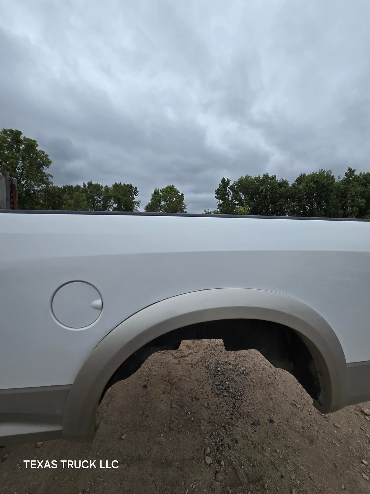 2009-2018 Dodge Ram 4th Gen 1500 2500 3500 6' 4" Short Truck Bed - Bright White Clear Coat & Pebble Beige/Bark Brown