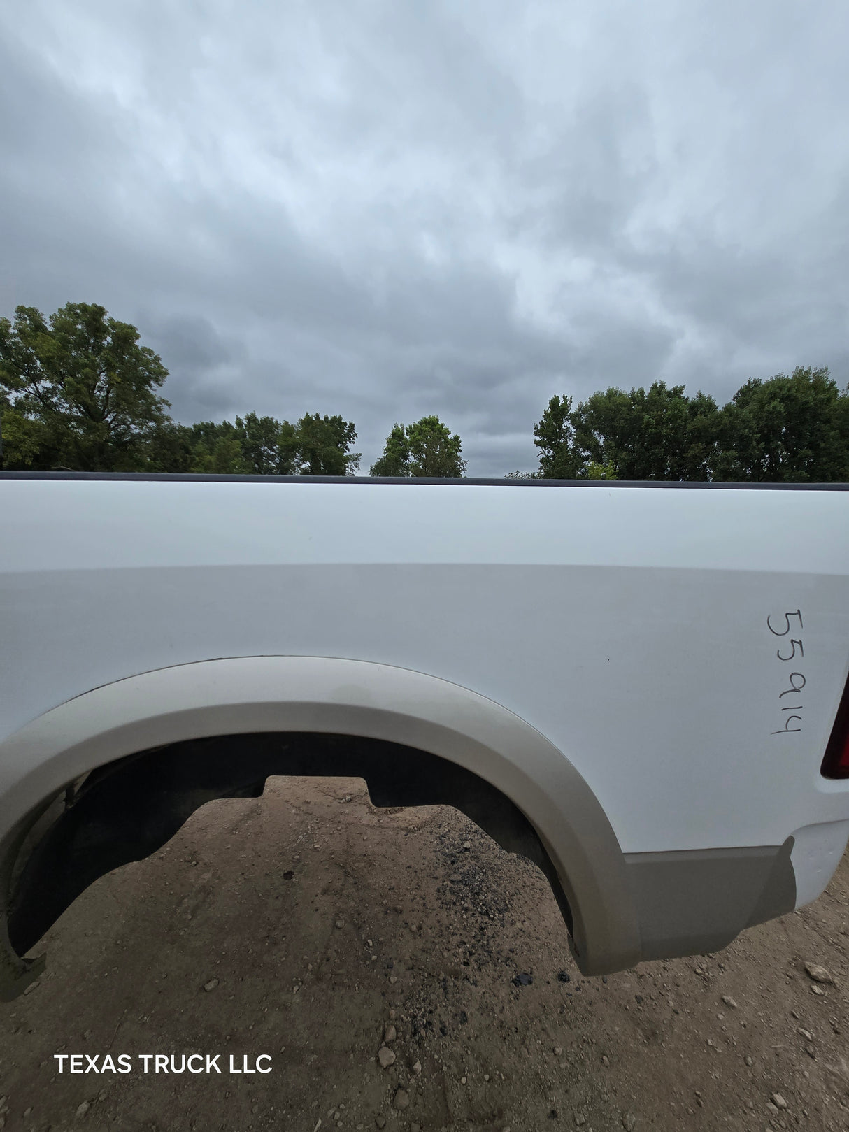 2009-2018 Dodge Ram 4th Gen 1500 2500 3500 6' 4" Short Truck Bed - Bright White Clear Coat & Pebble Beige/Bark Brown