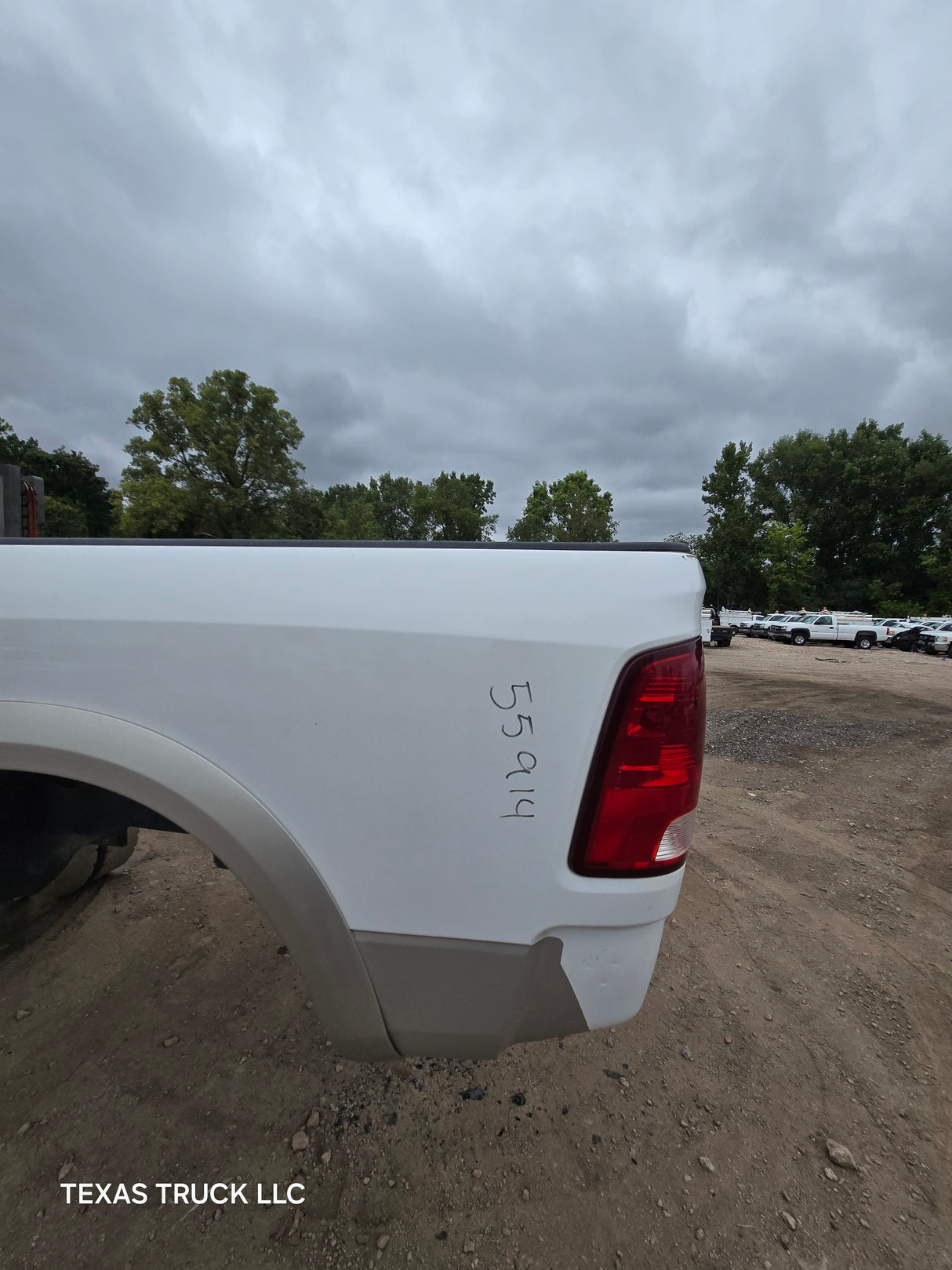 2009-2018 Dodge Ram 4th Gen 1500 2500 3500 6' 4" Short Truck Bed - Bright White Clear Coat & Pebble Beige/Bark Brown