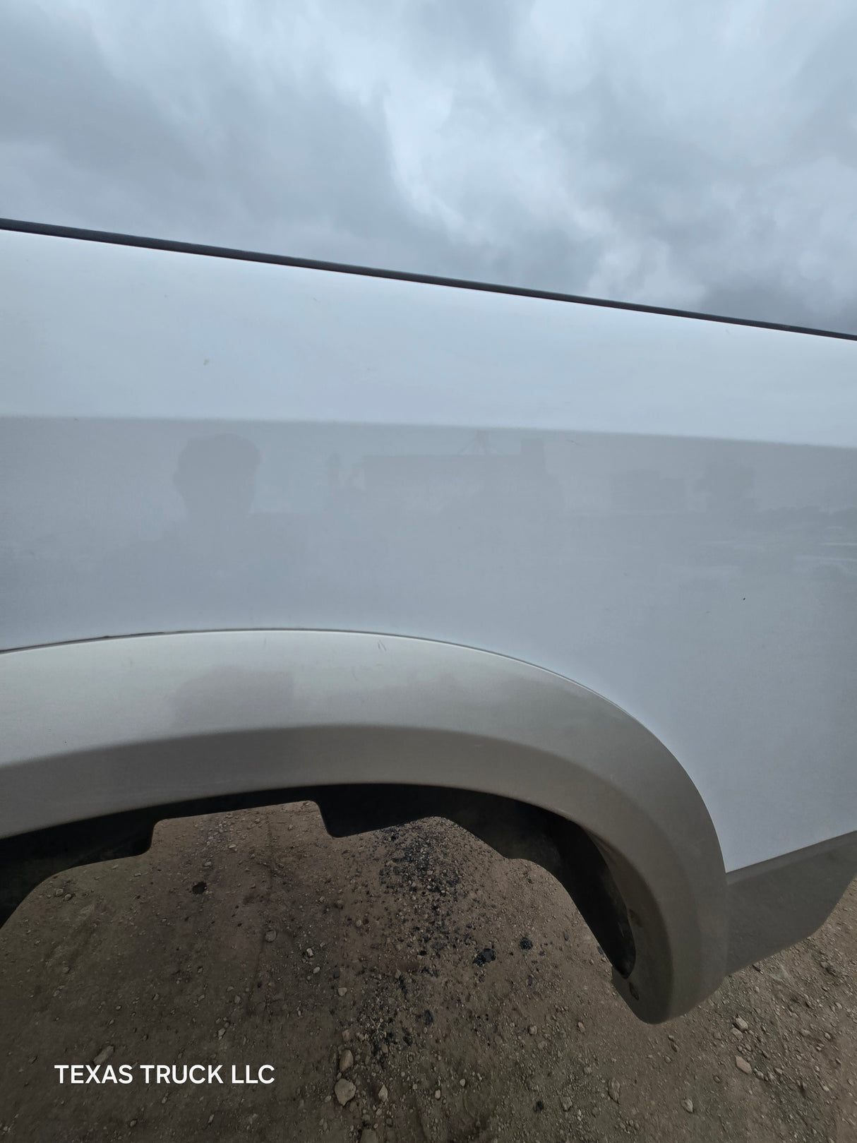 2009-2018 Dodge Ram 4th Gen 1500 2500 3500 6' 4" Short Truck Bed - Bright White Clear Coat & Pebble Beige/Bark Brown