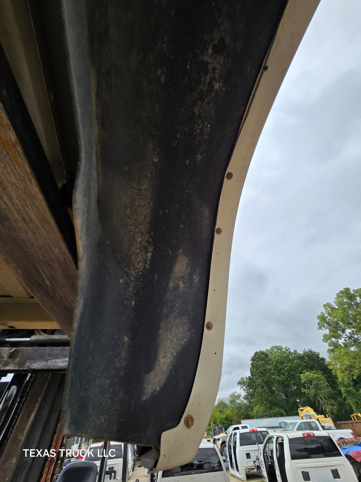 2009-2018 Dodge Ram 4th Gen 1500 2500 3500 6' 4" Short Truck Bed - Bright White Clear Coat & Pebble Beige/Bark Brown