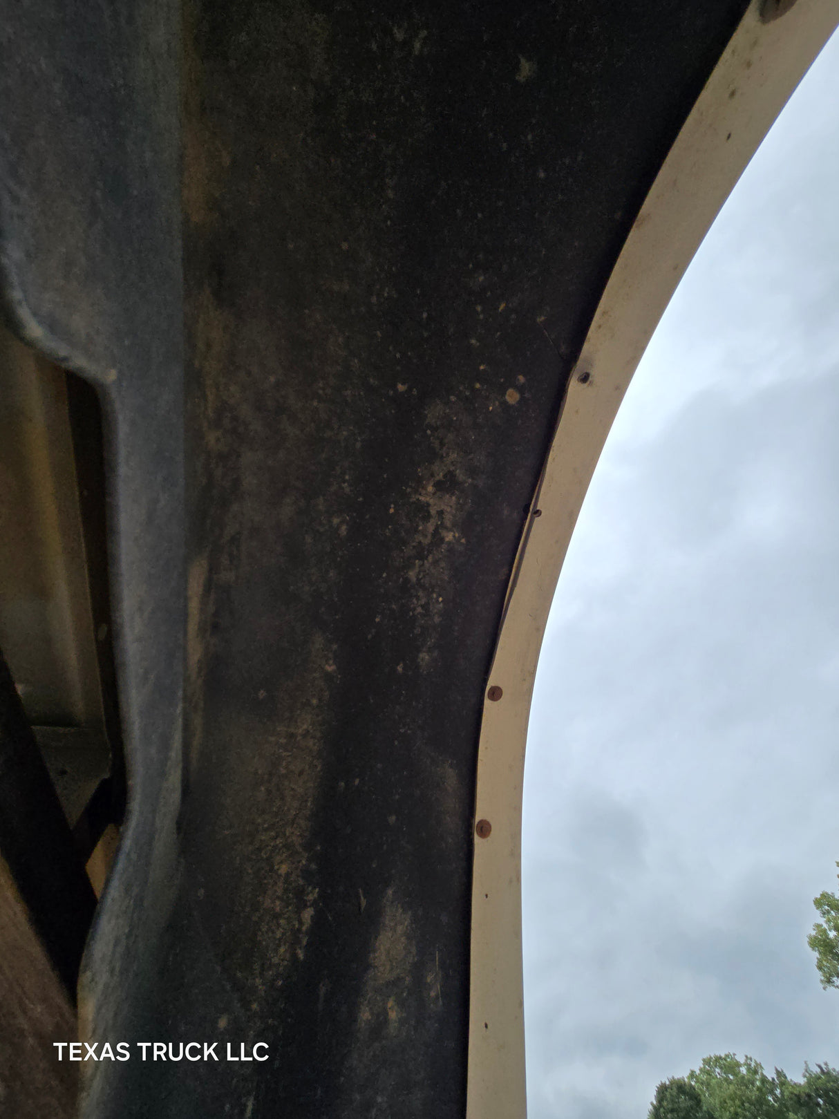 2009-2018 Dodge Ram 4th Gen 1500 2500 3500 6' 4" Short Truck Bed - Bright White Clear Coat & Pebble Beige/Bark Brown