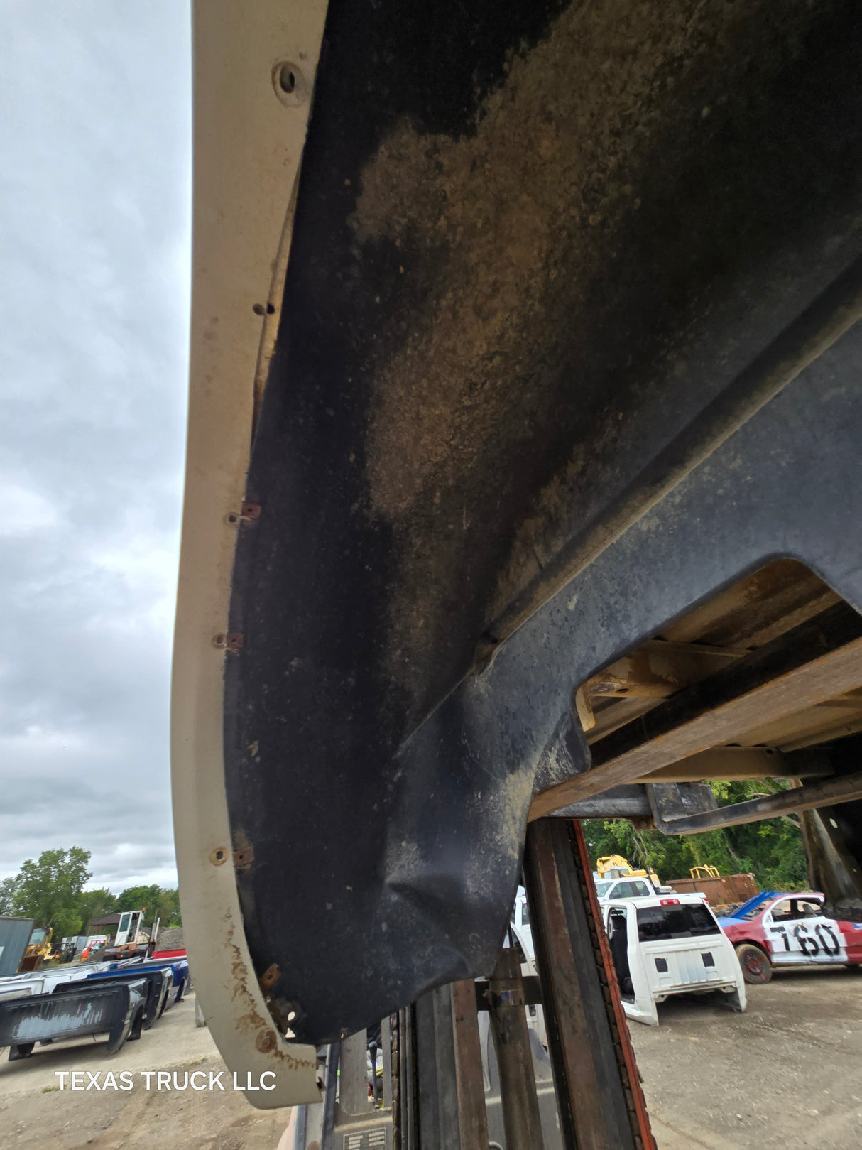 2009-2018 Dodge Ram 4th Gen 1500 2500 3500 6' 4" Short Truck Bed - Bright White Clear Coat & Pebble Beige/Bark Brown