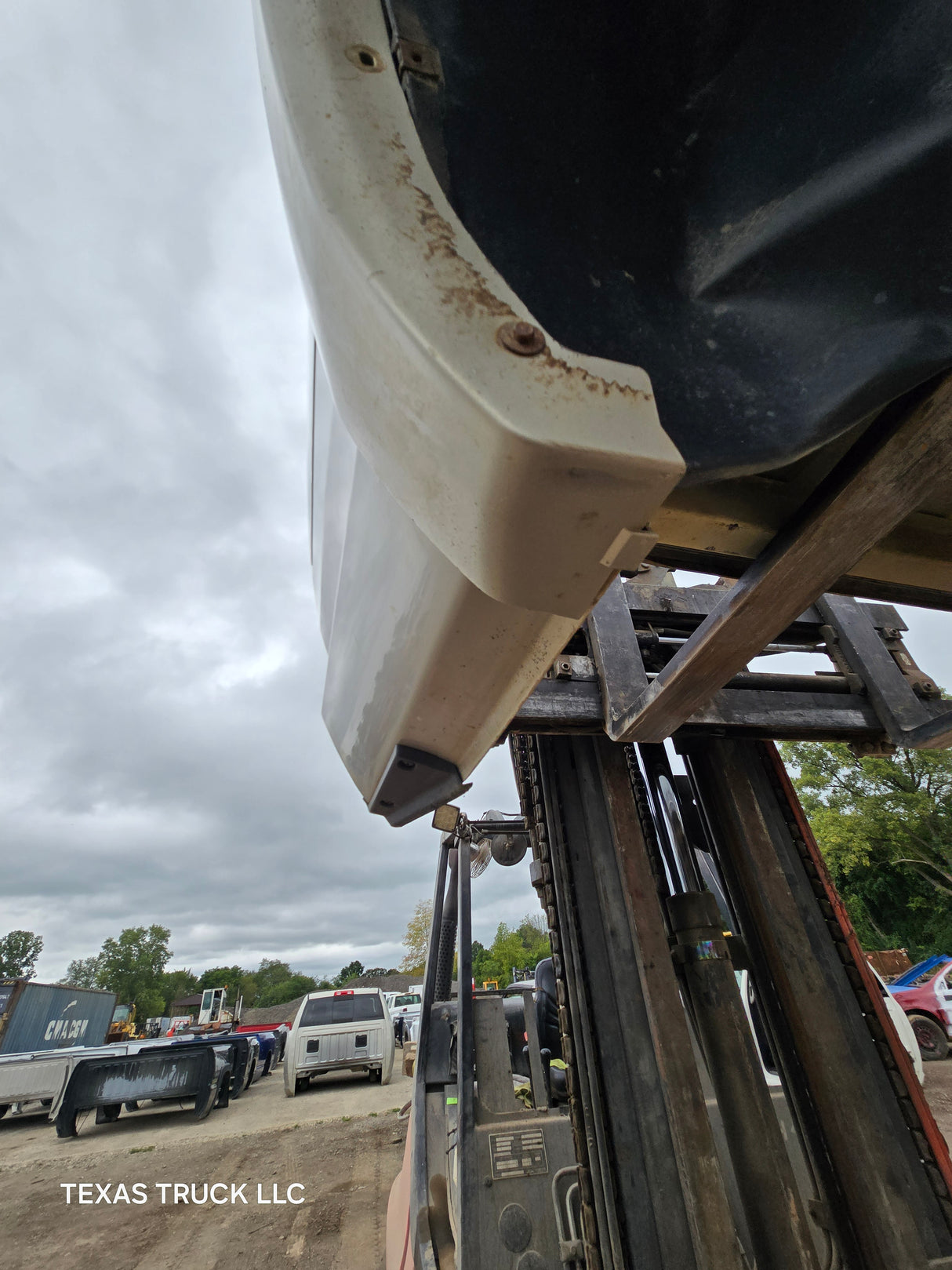 2009-2018 Dodge Ram 4th Gen 1500 2500 3500 6' 4" Short Truck Bed - Bright White Clear Coat & Pebble Beige/Bark Brown
