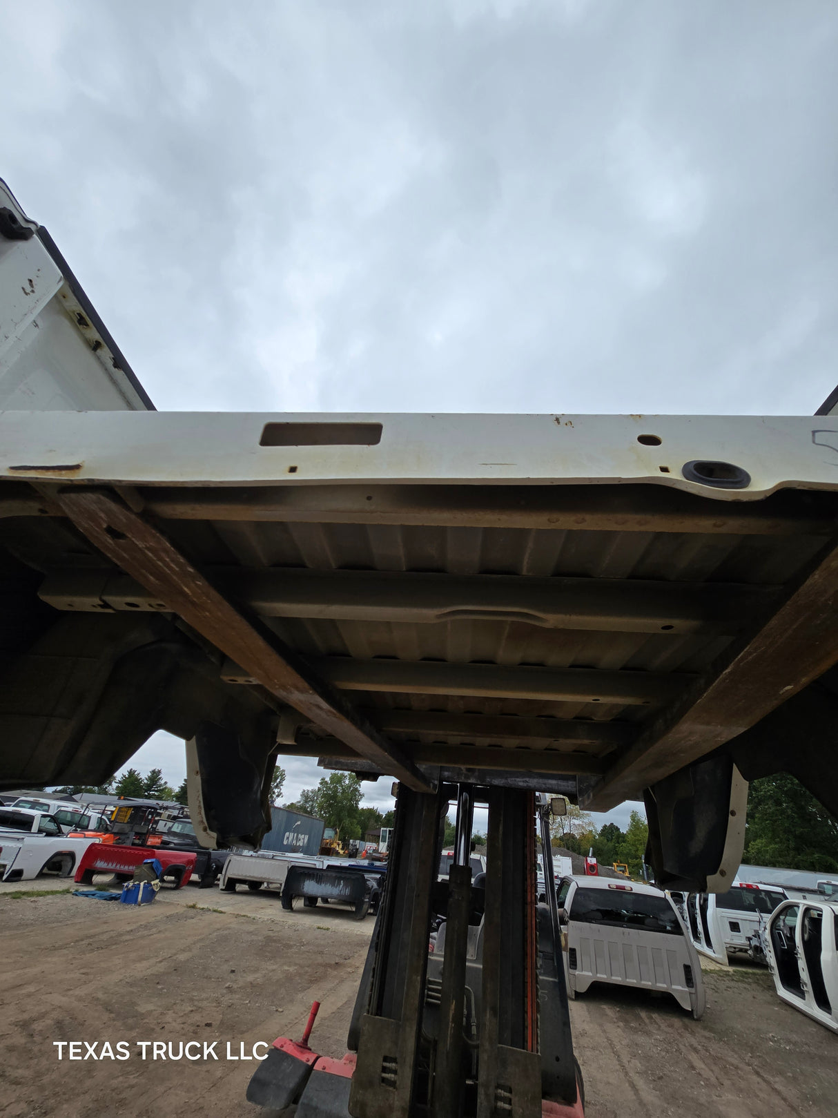 2009-2018 Dodge Ram 4th Gen 1500 2500 3500 6' 4" Short Truck Bed - Bright White Clear Coat & Pebble Beige/Bark Brown