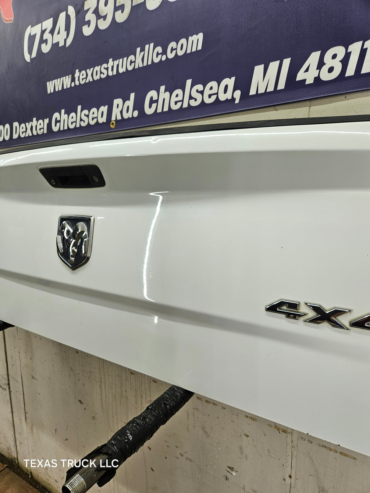2009-2018 Dodge Ram 4th Gen 1500 2500 3500 Tailgate - Bright White Clear Coat