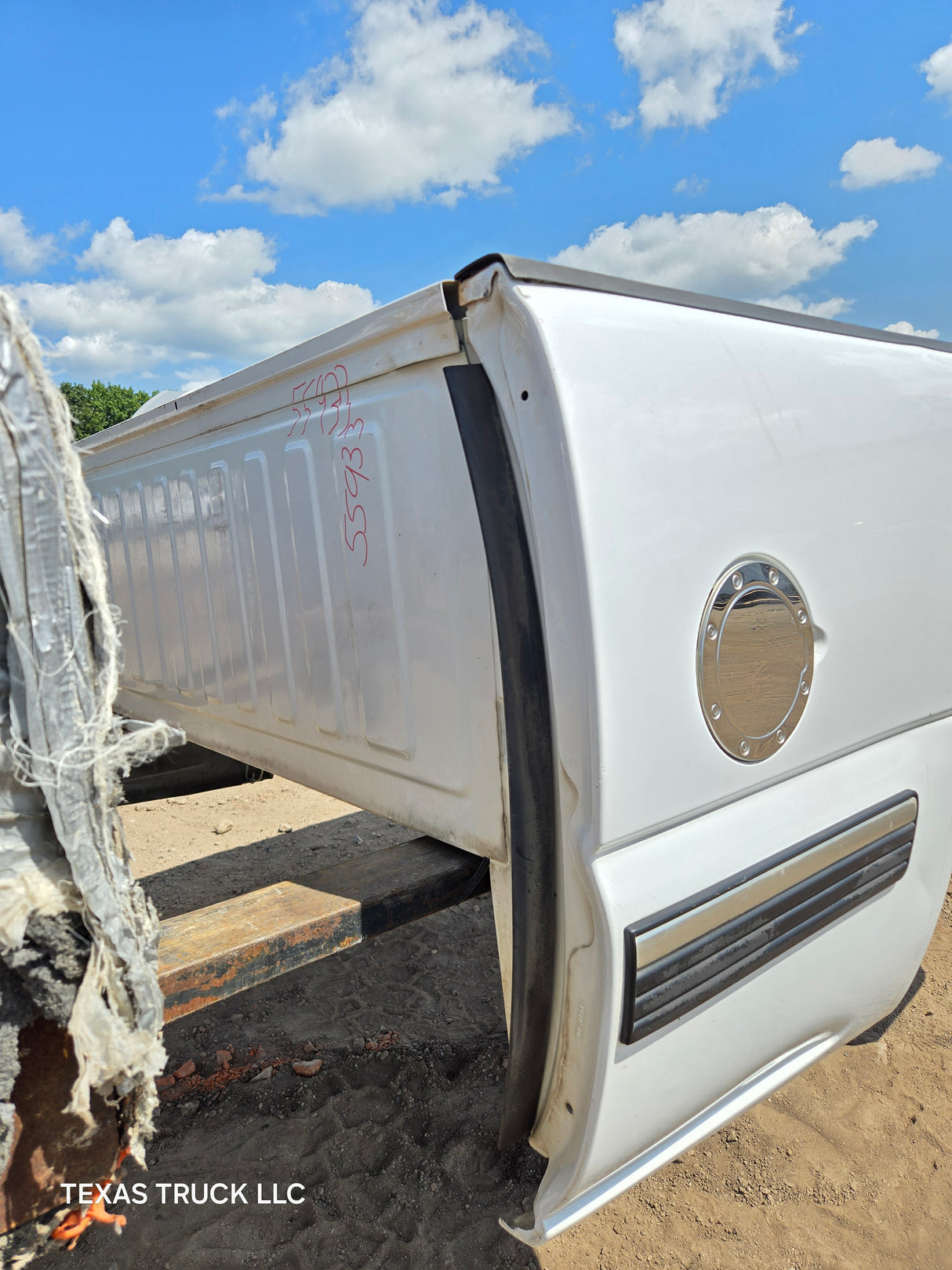 1999-2007 Chevrolet Silverado / GMC Sierra 6' 6" Short Truck Bed - Summit White