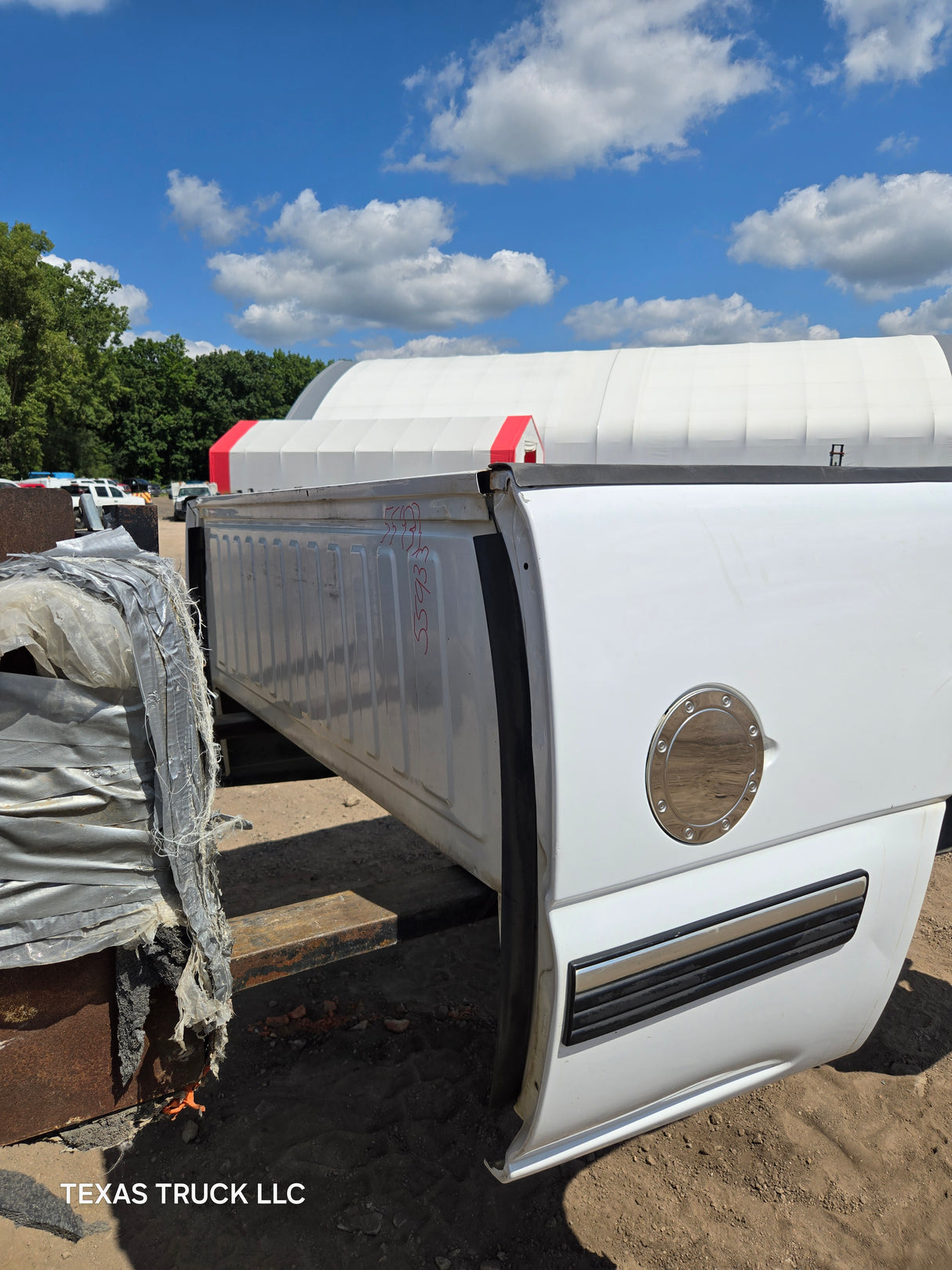 1999-2007 Chevrolet Silverado / GMC Sierra 6' 6" Short Truck Bed - Summit White
