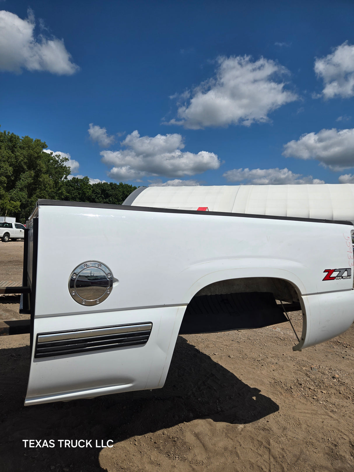 1999-2007 Chevrolet Silverado / GMC Sierra 6' 6" Short Truck Bed - Summit White
