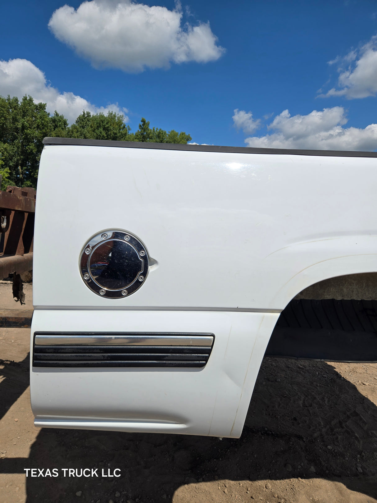 1999-2007 Chevrolet Silverado / GMC Sierra 6' 6" Short Truck Bed - Summit White