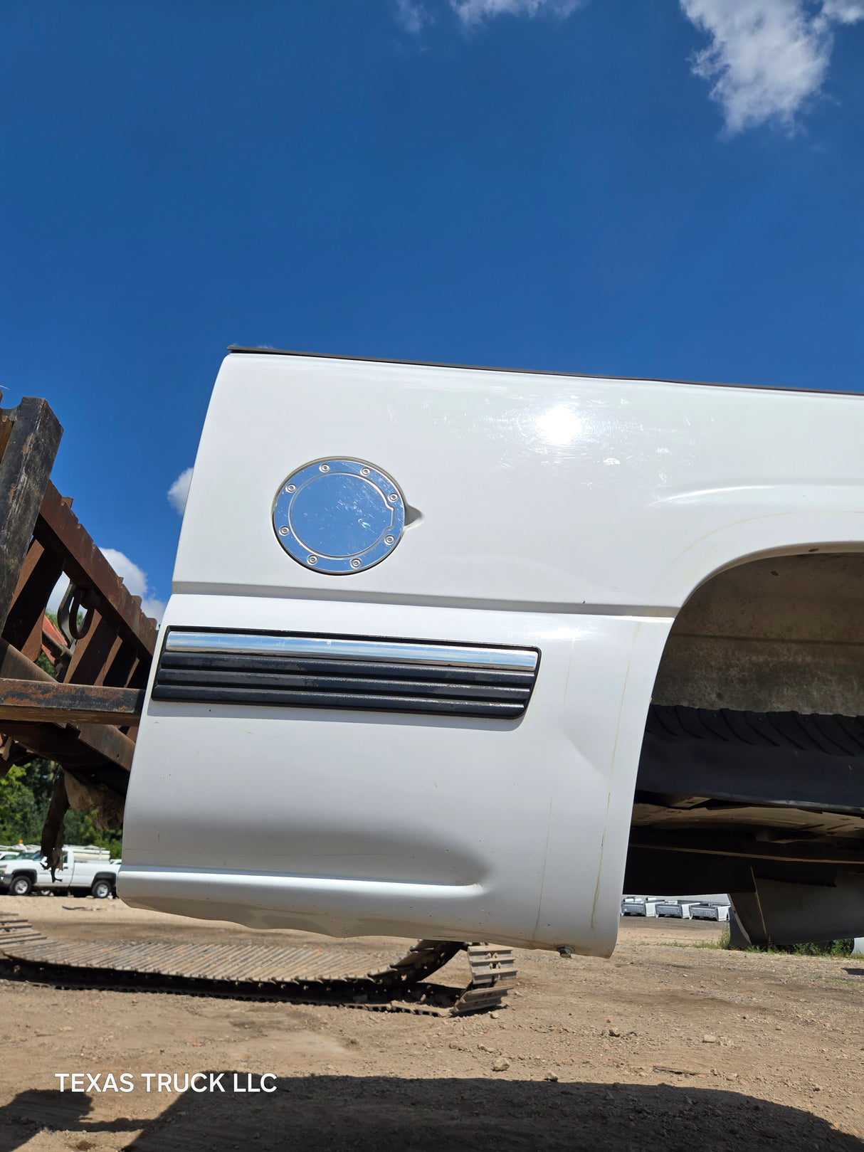 1999-2007 Chevrolet Silverado / GMC Sierra 6' 6" Short Truck Bed - Summit White