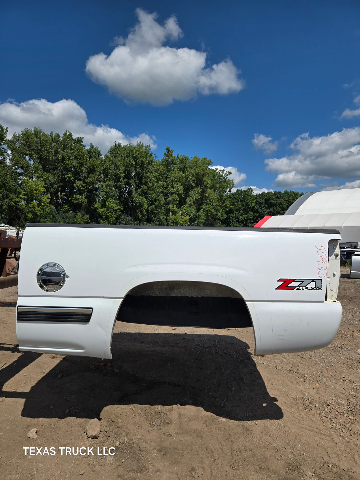 1999-2007 Chevrolet Silverado / GMC Sierra 6' 6" Short Truck Bed - Summit White