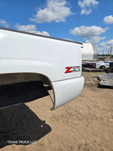1999-2007 Chevrolet Silverado / GMC Sierra 6' 6" Short Truck Bed - Summit White