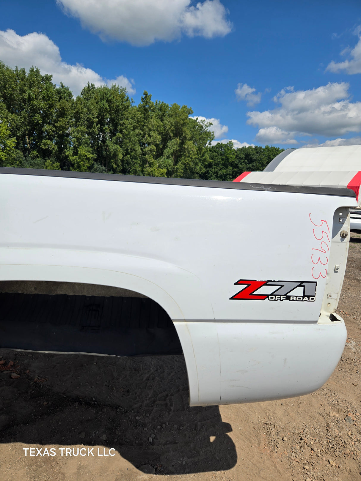 1999-2007 Chevrolet Silverado / GMC Sierra 6' 6" Short Truck Bed - Summit White