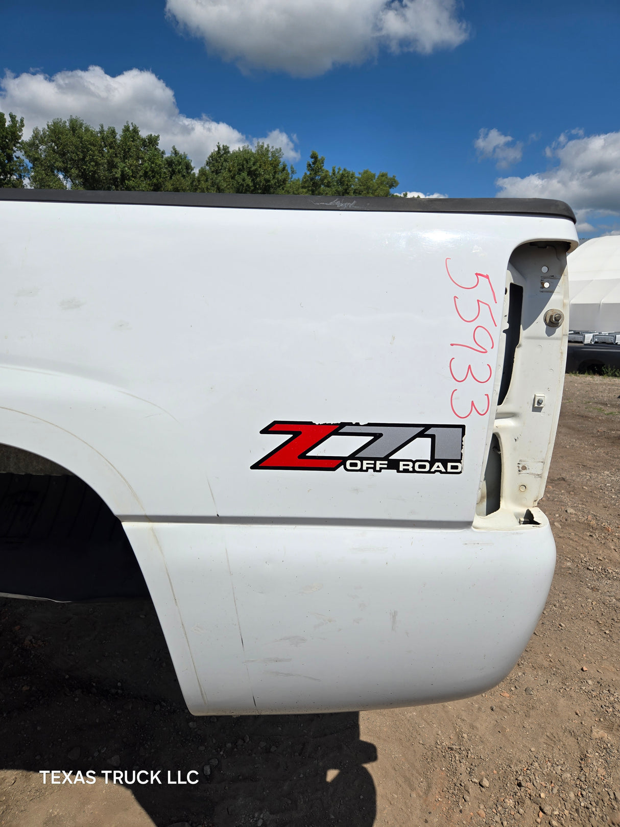 1999-2007 Chevrolet Silverado / GMC Sierra 6' 6" Short Truck Bed - Summit White
