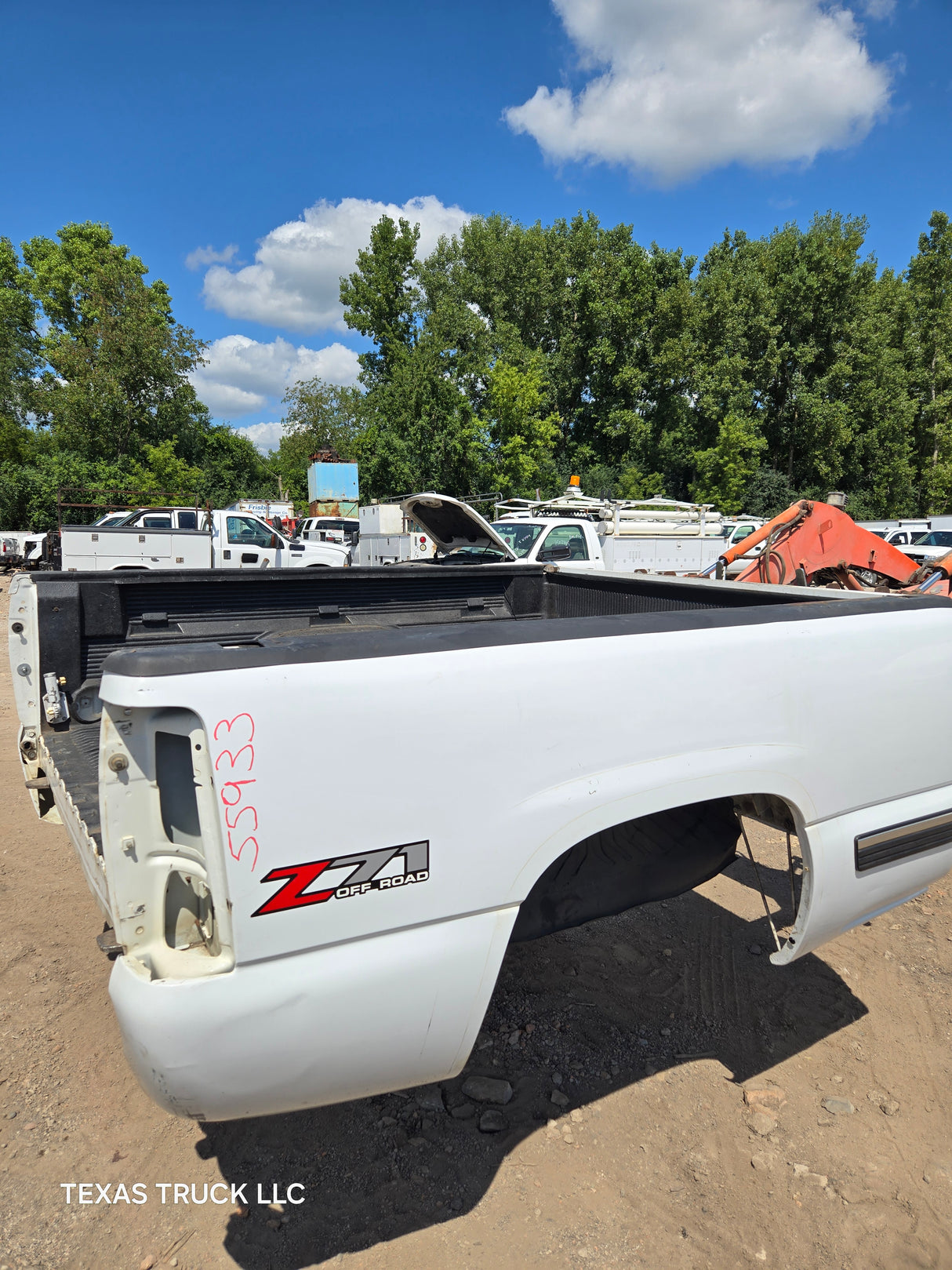 1999-2007 Chevrolet Silverado / GMC Sierra 6' 6" Short Truck Bed - Summit White