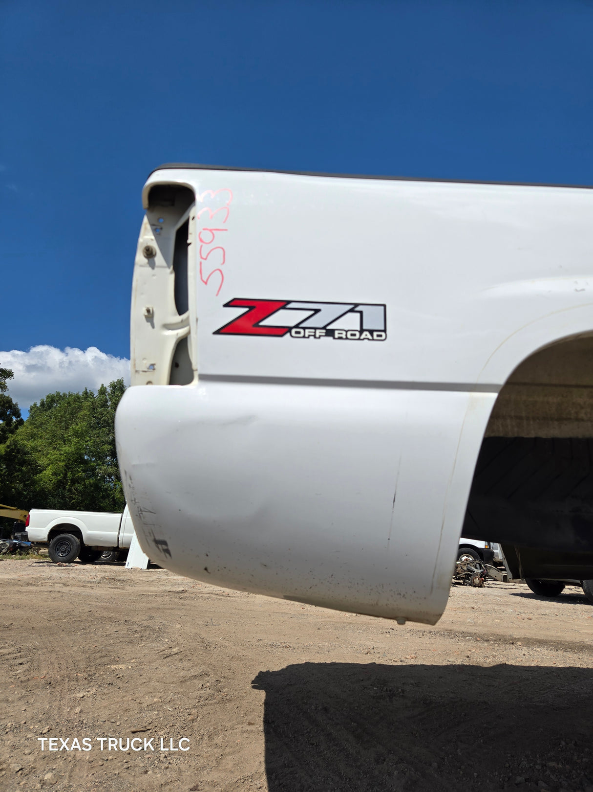 1999-2007 Chevrolet Silverado / GMC Sierra 6' 6" Short Truck Bed - Summit White