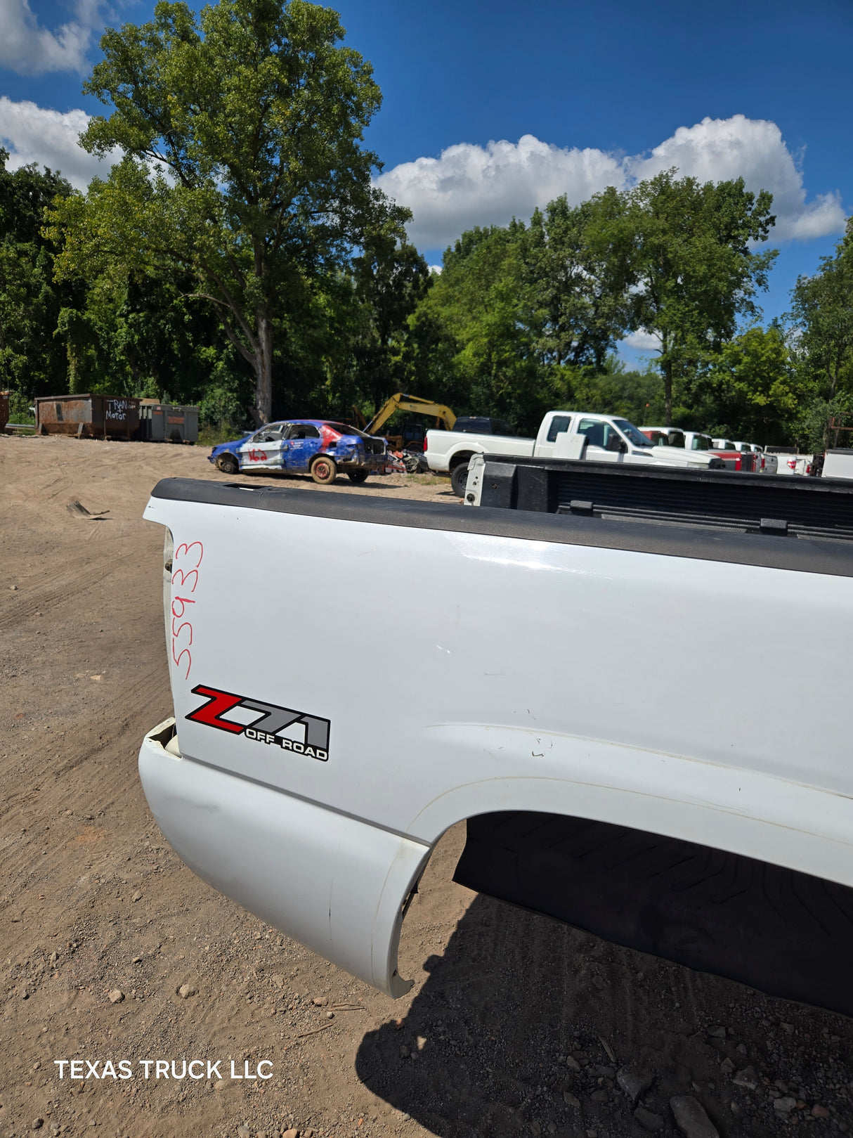 1999-2007 Chevrolet Silverado / GMC Sierra 6' 6" Short Truck Bed - Summit White