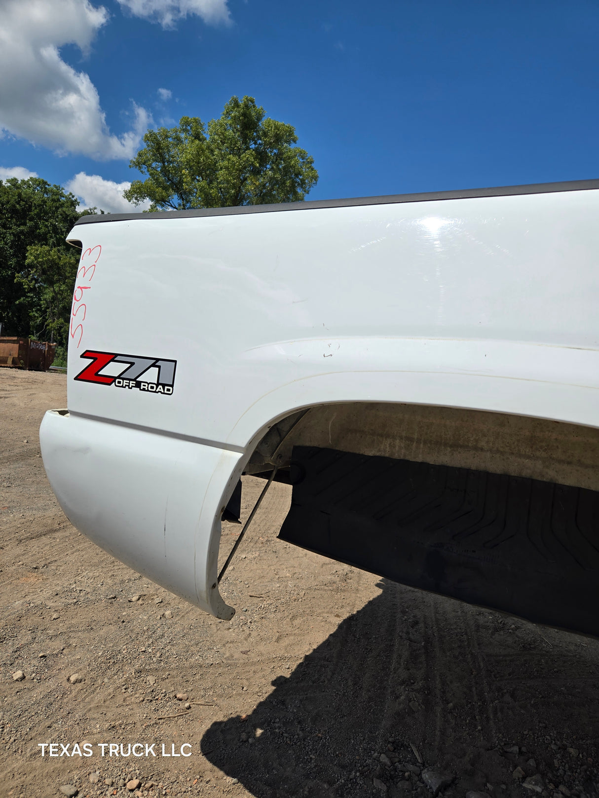 1999-2007 Chevrolet Silverado / GMC Sierra 6' 6" Short Truck Bed - Summit White