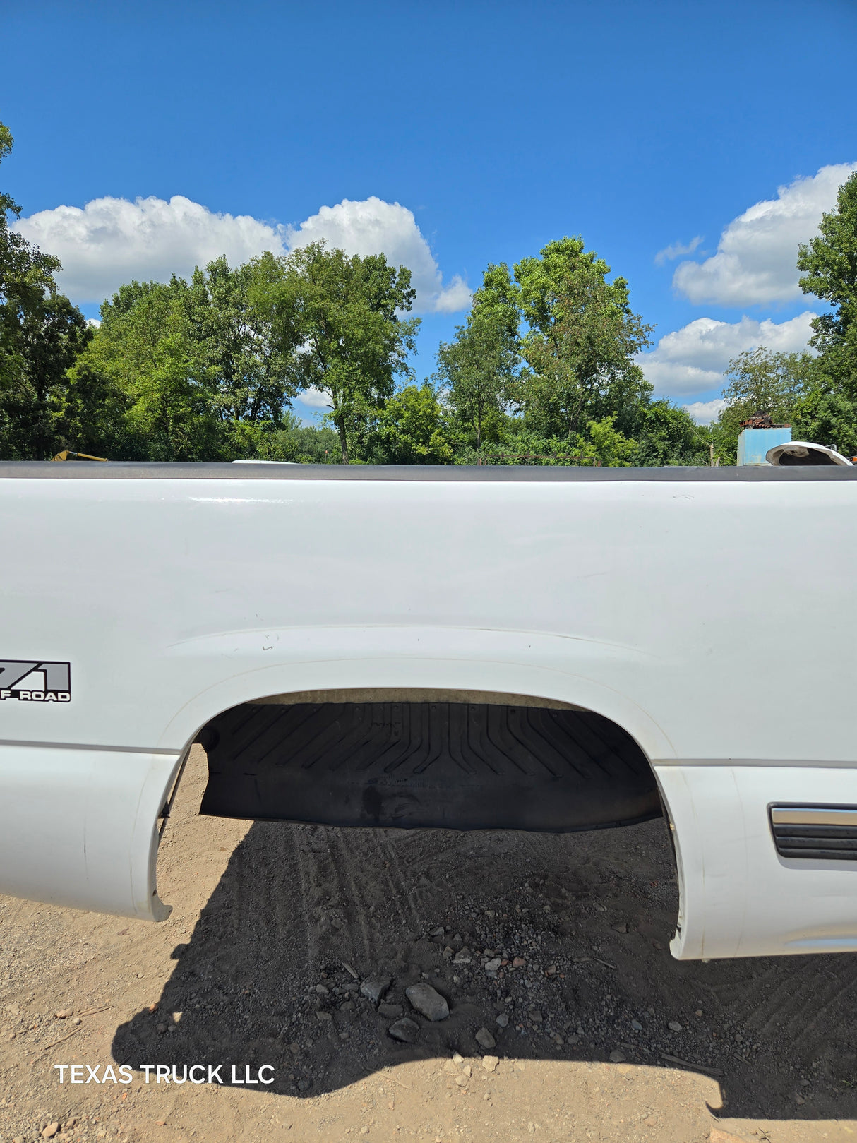 1999-2007 Chevrolet Silverado / GMC Sierra 6' 6" Short Truck Bed - Summit White