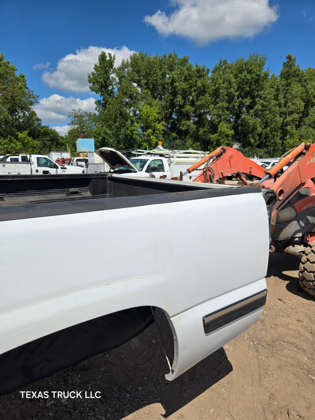 1999-2007 Chevrolet Silverado / GMC Sierra 6' 6" Short Truck Bed - Summit White